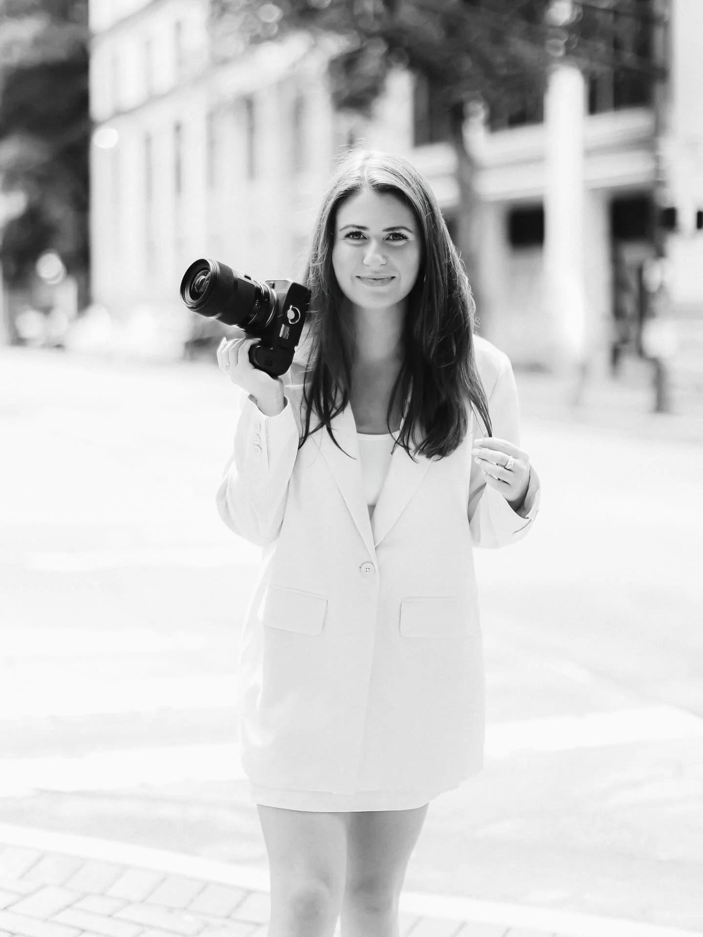 So many new faces here lately, so I thought I&rsquo;d reintroduce myself 🤍

Hi, I&rsquo;m Taylor, the photographer behind the camera! I specialize in capturing timeless, true-to-color imagery that feels as meaningful years from now as it does in the