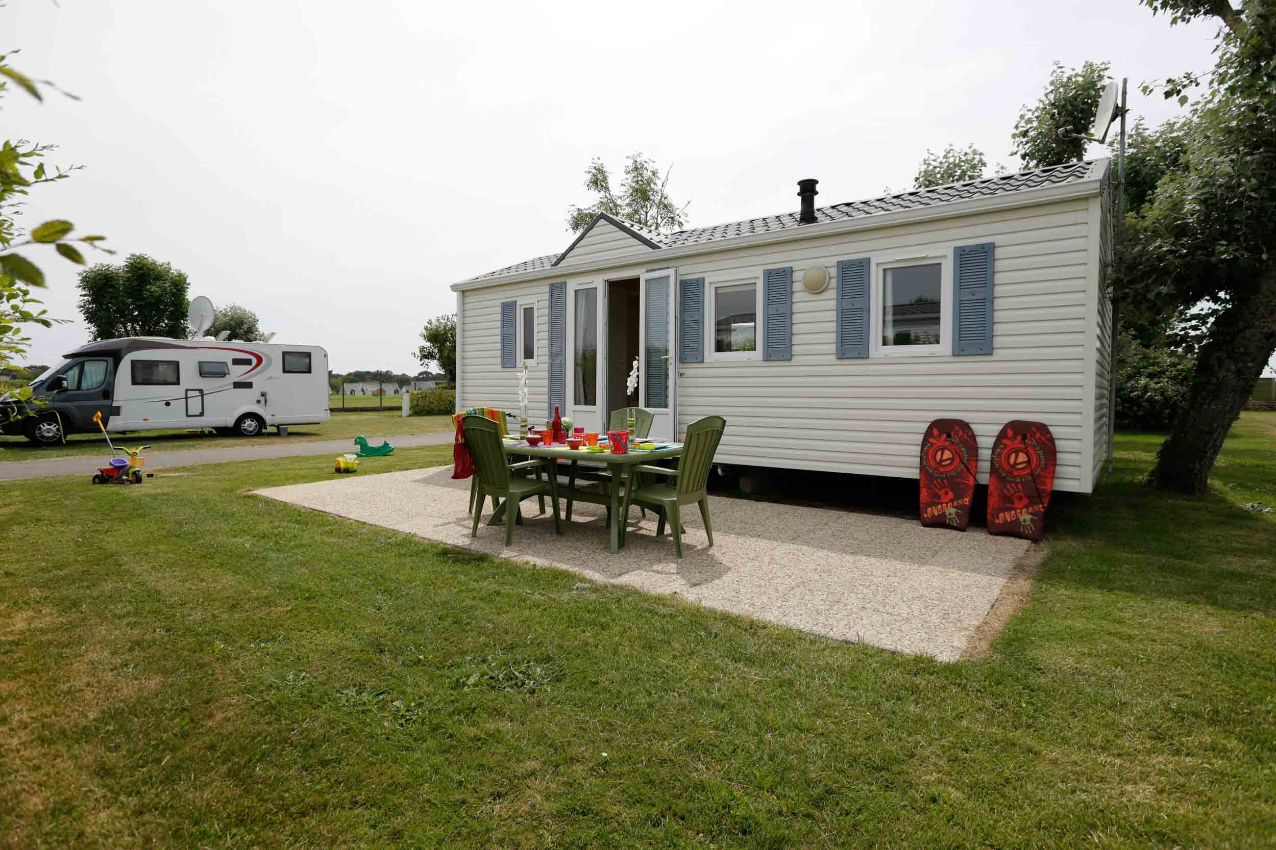 Locattion de Mobil Home pour 3 à 4 personnes avec 2 chambres en Camping à Carnac