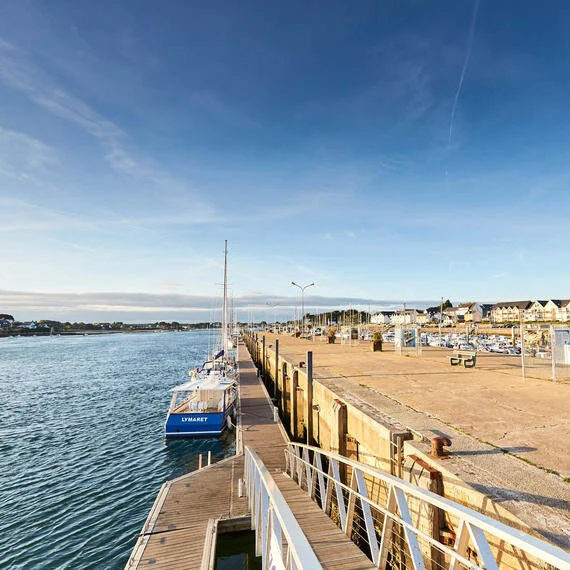 Pontoon and jetty at the port of Étel on the ria, Morbihan