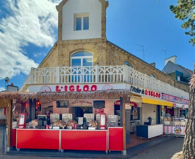 The red façade of the L’Igloo ice cream parlour in Carnac-Plage, serving 180 flavours since 1974