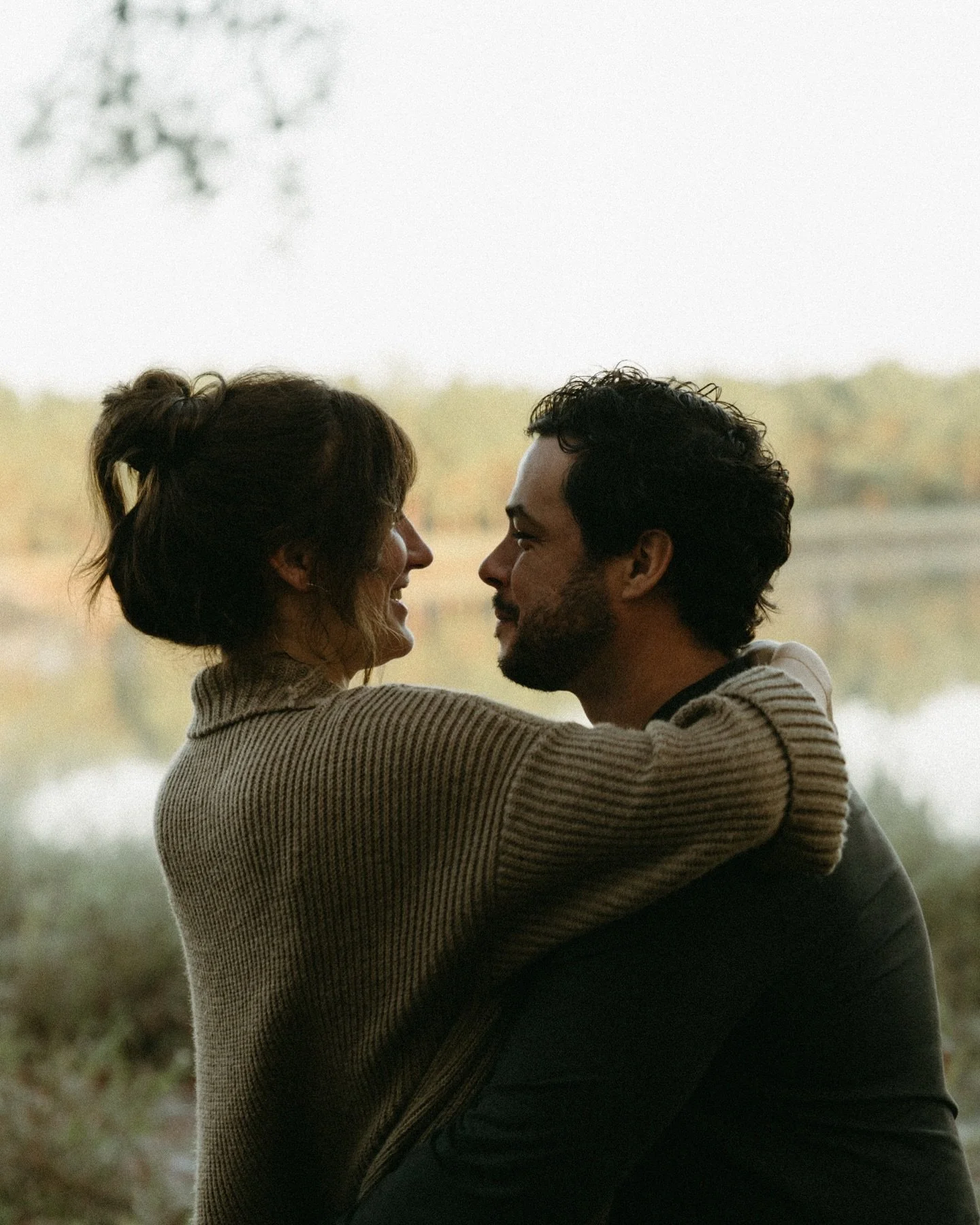 Sunrise sessions, and lovers who are up for muddying their boots &gt;&gt;&gt;
&bull;
&bull;
Houston photographer, sunrise photoshoot, carefree couples, dirty boots, love stories, couples photos, engagement inspo, outdoorsy couples