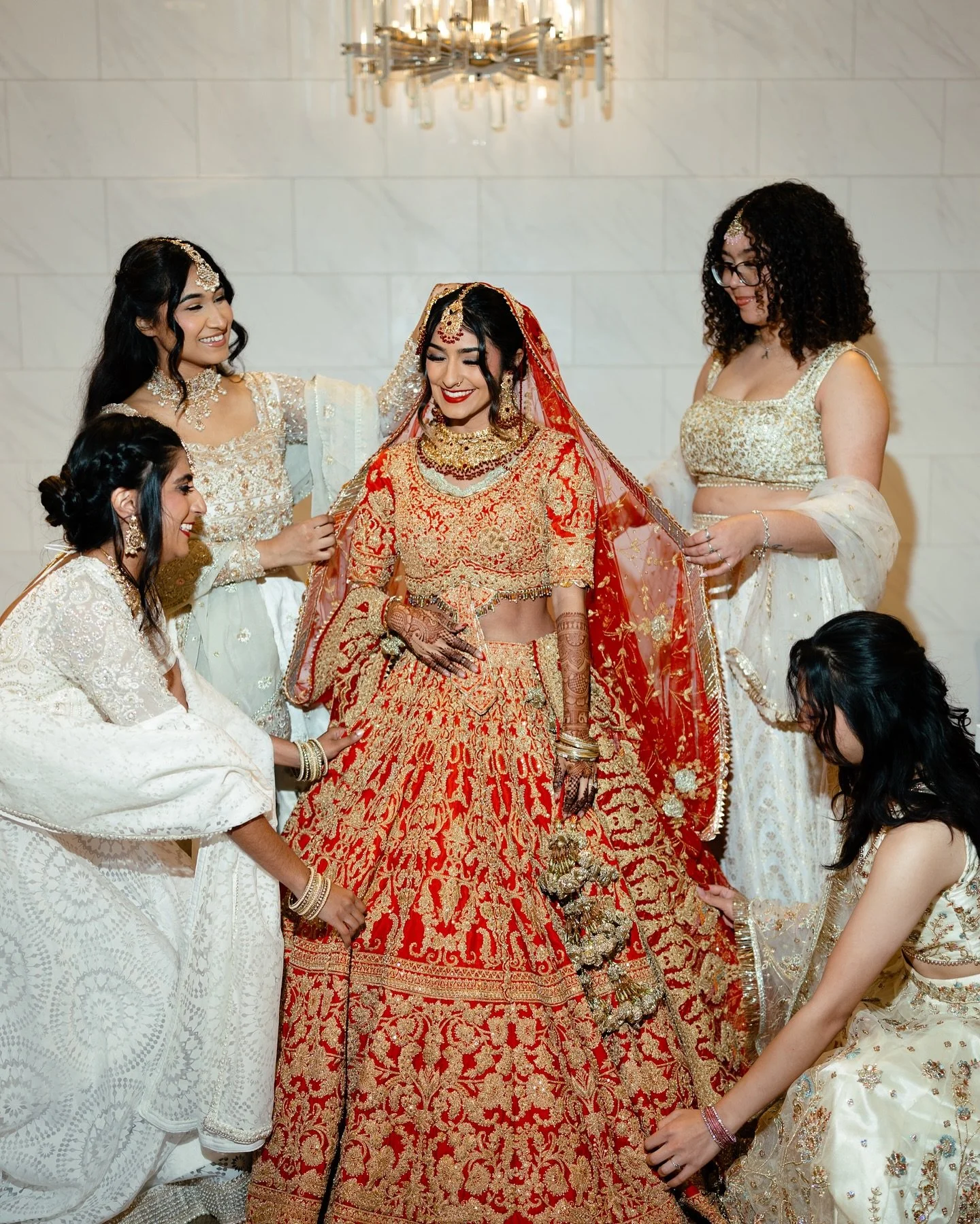It&rsquo;s all good. I&rsquo;ve got my ✨girls✨
&bull;
&bull;
Houston photographer, bridesmaids, Houston brides, Houston wedding photographer, fun bridal party,