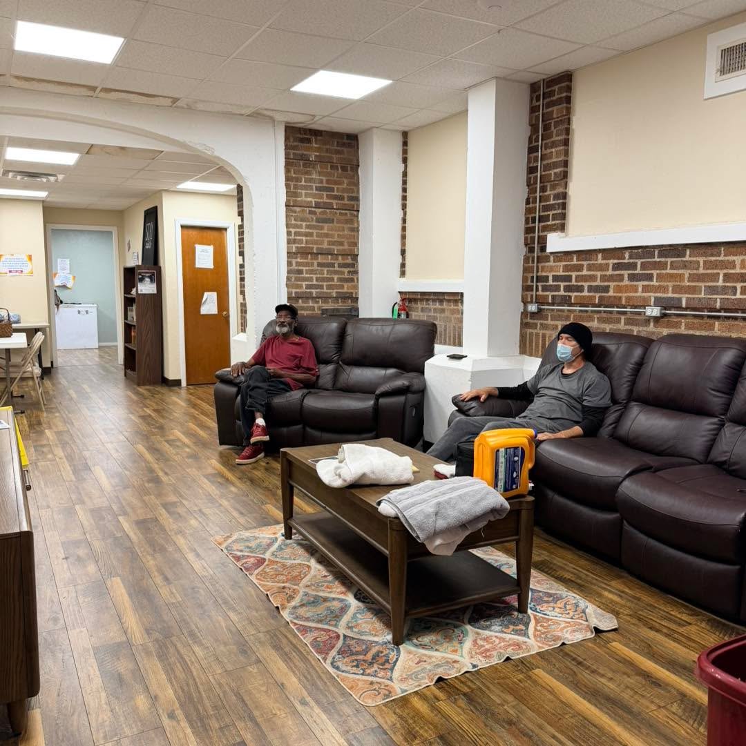 Not every step forward looks like movement.
Sometimes it looks like rest.

The Day Room is a place to breathe, reset, and just be for a moment.
A place where conversations happen naturally, laughter sneaks in, and walls slowly come down.

Because gro