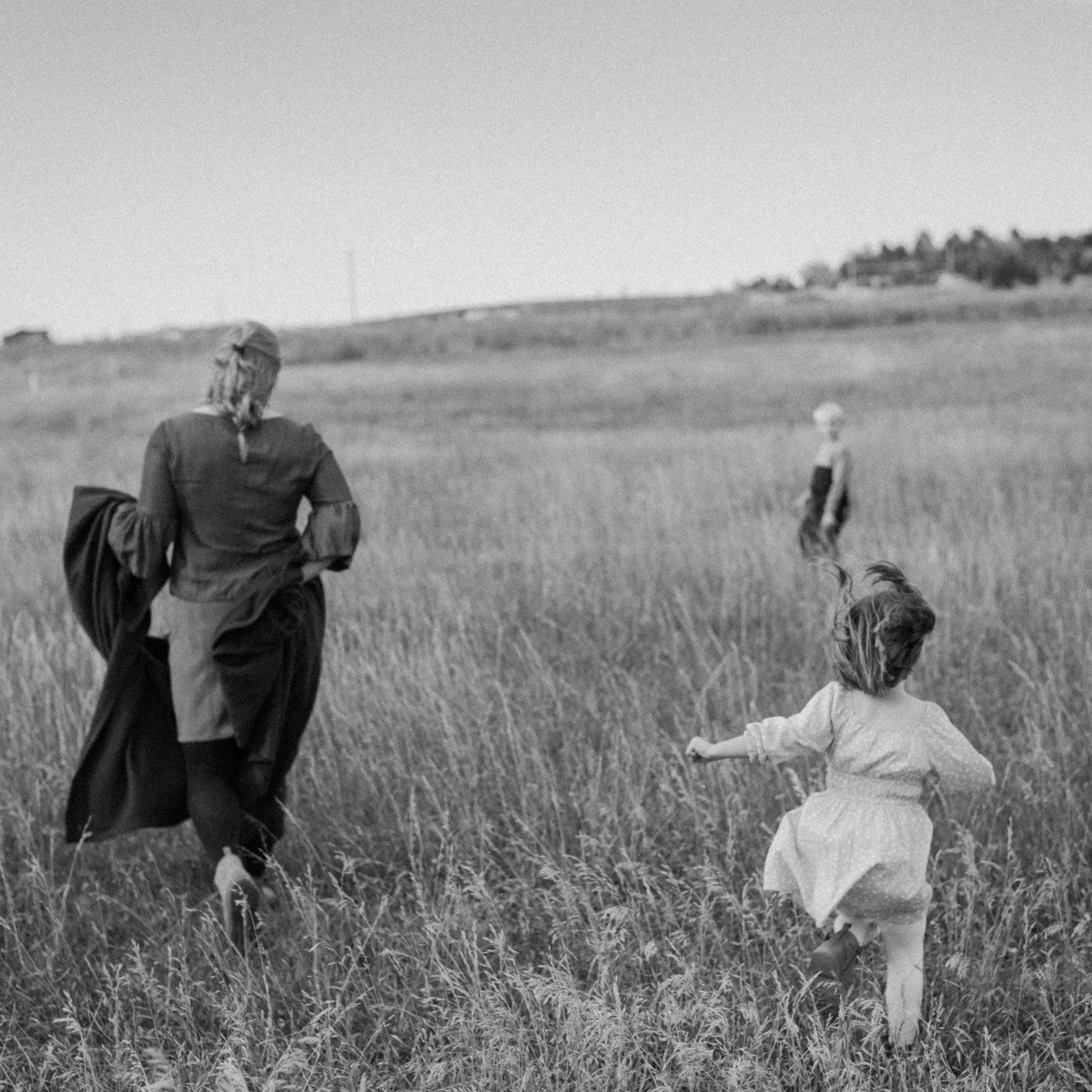 The days feel long, but the years slip by in a blink.
These are the moments you&rsquo;ll want to remember &mdash; the way they fit in your arms, their laughter echoing through the home you built together.

Through my lens, we&rsquo;ll tell your famil