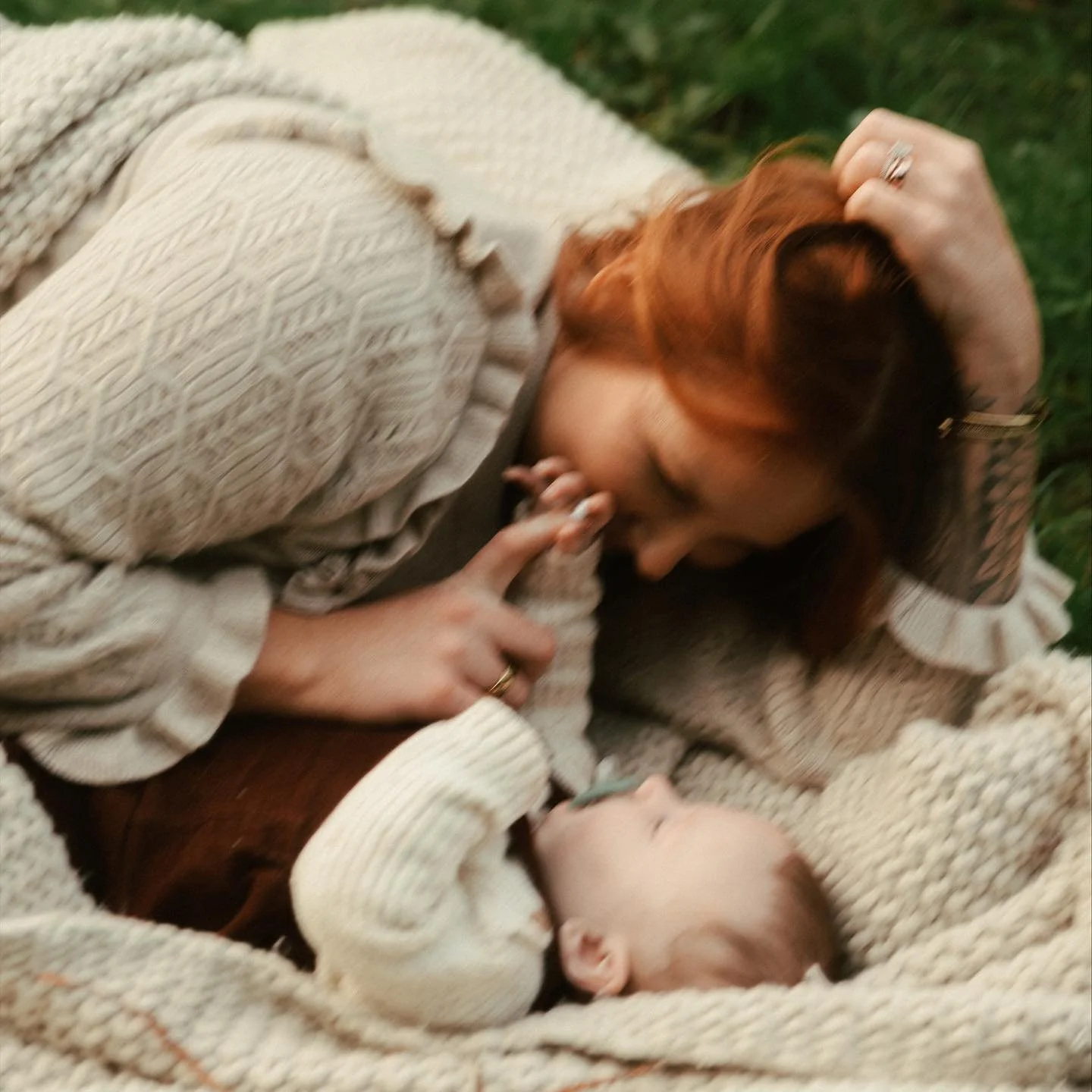 Holiday mini sessions have ended&hellip; but these moments live on forever 🤍