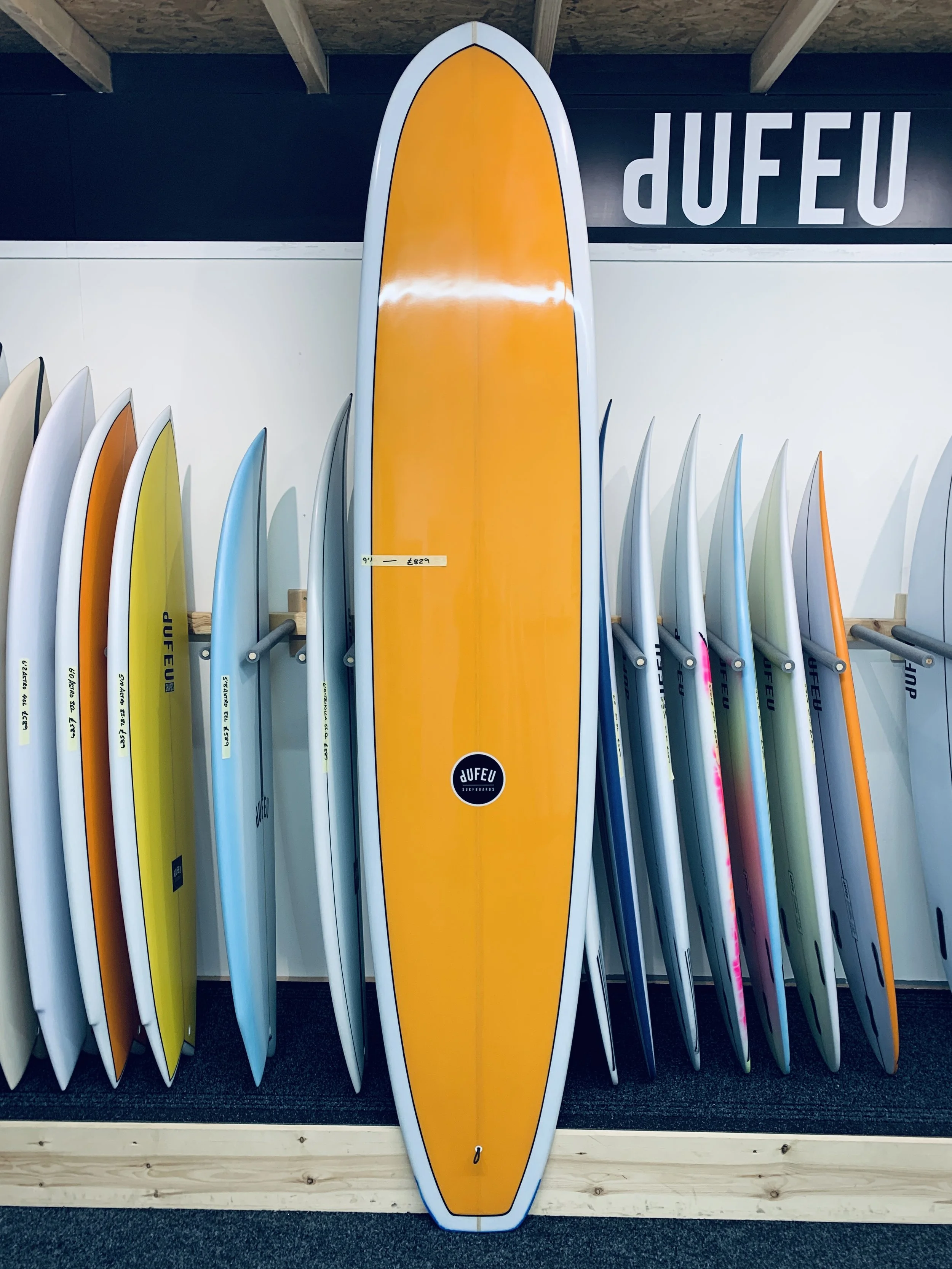LOG 9'1 x 22 3/4 x 3 69L | Single Fin Box