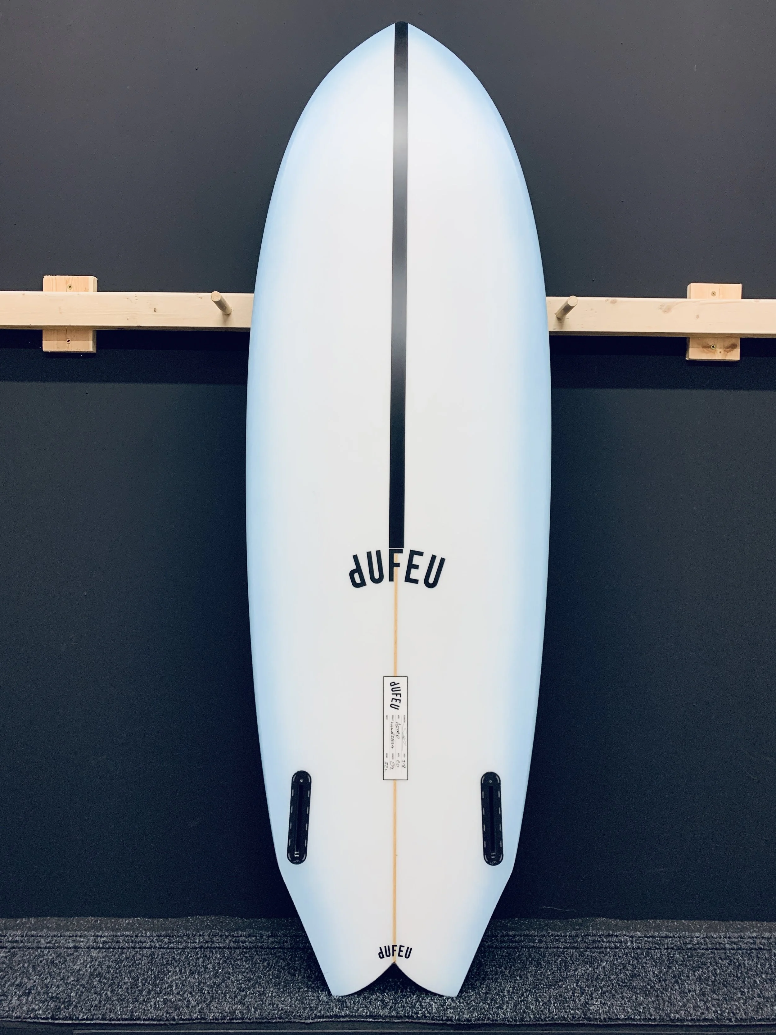 Astro 5’8 x 20 x 2 1/2 32L Futures TwinFin