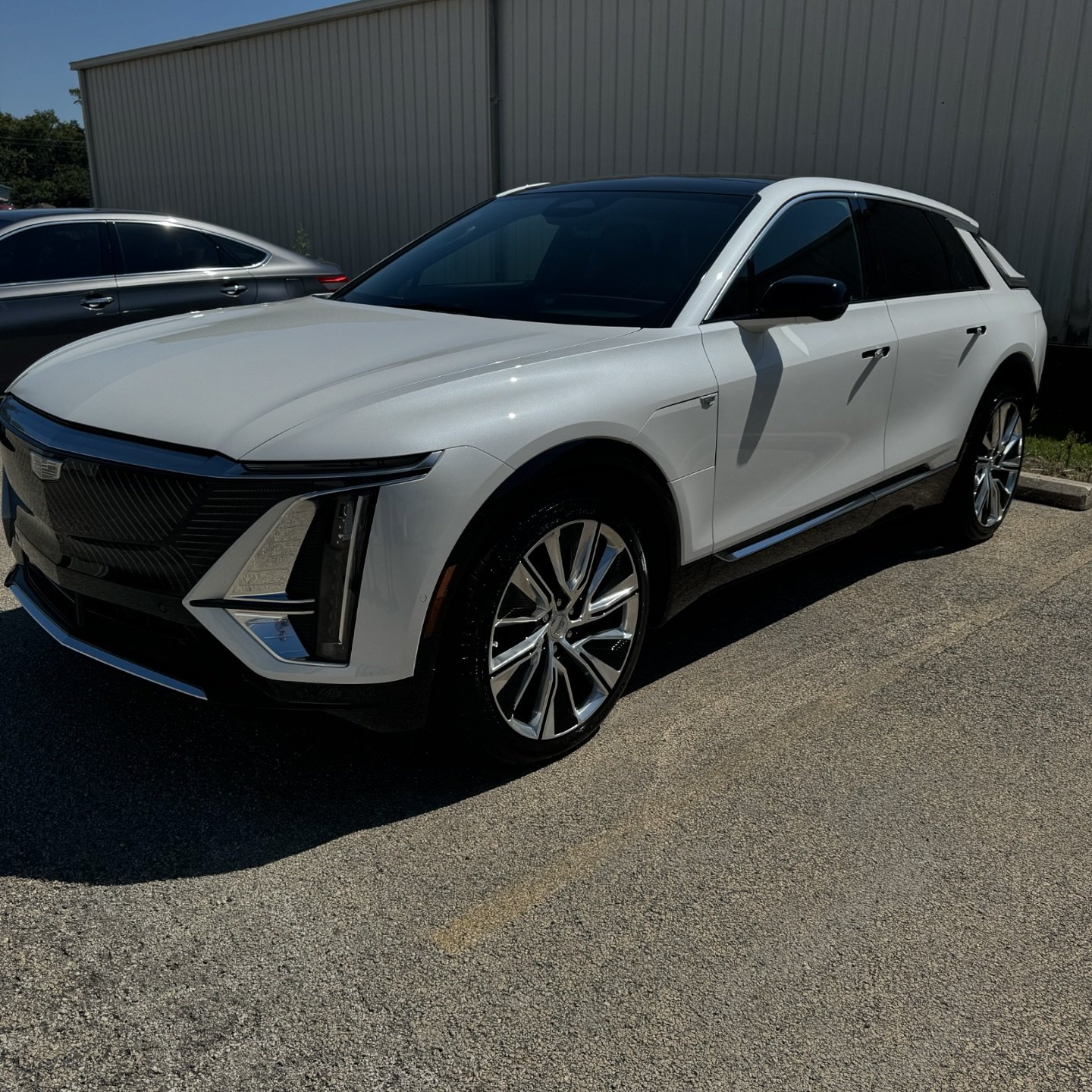 Cadillac came in and got a complete detail and got our @gtechniq wheel armour to look newer for longer.

#ceramics #ceramiccoating #illiniautogroup #autoclubdetailing #explorepage #gtechnigaccredited