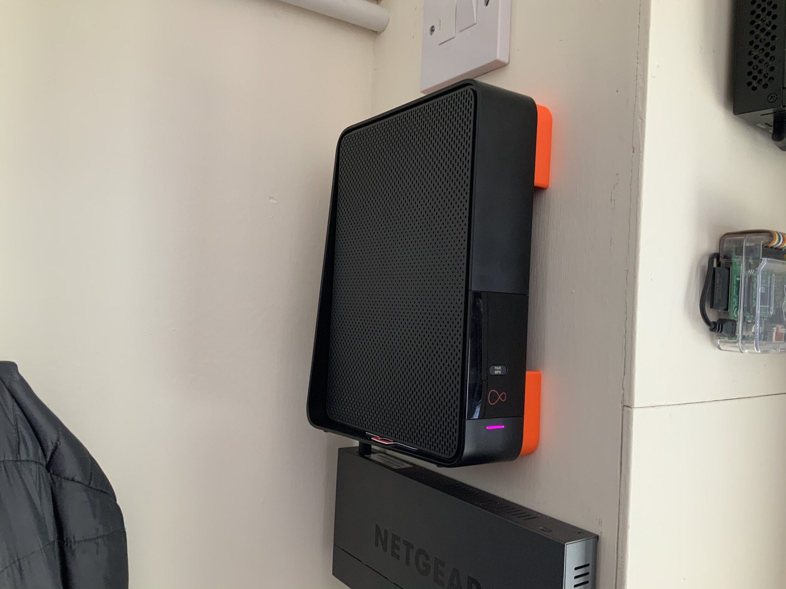 3D Design/Printed Wall Bracket for the Virgin Media Super Hub 3