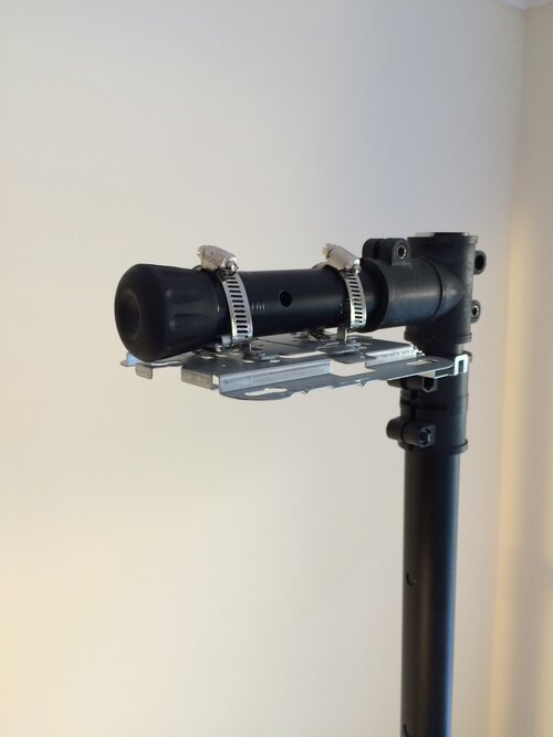 06-speaker-tripod-head.jpg