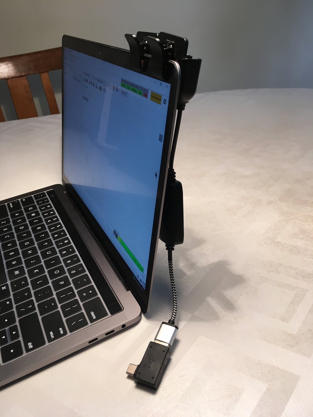 dongle-clip-021.jpg