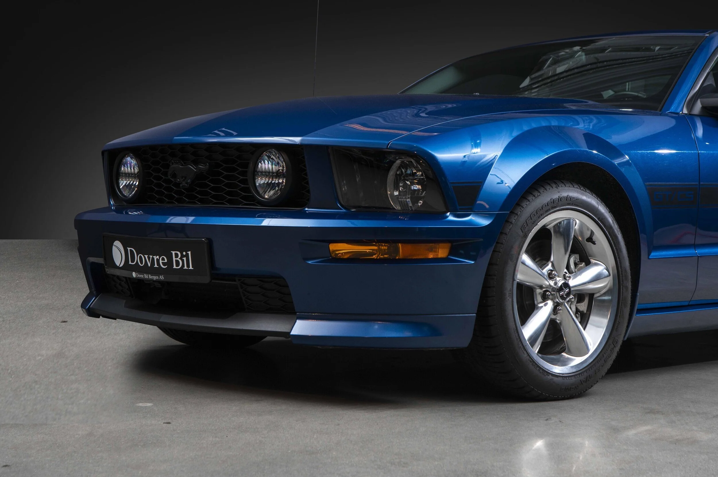 FORD+MUSTANG_02.jpg