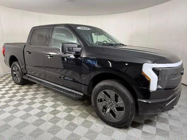 Ford F-Serie Lightning Flash 2025 modell personbil. 