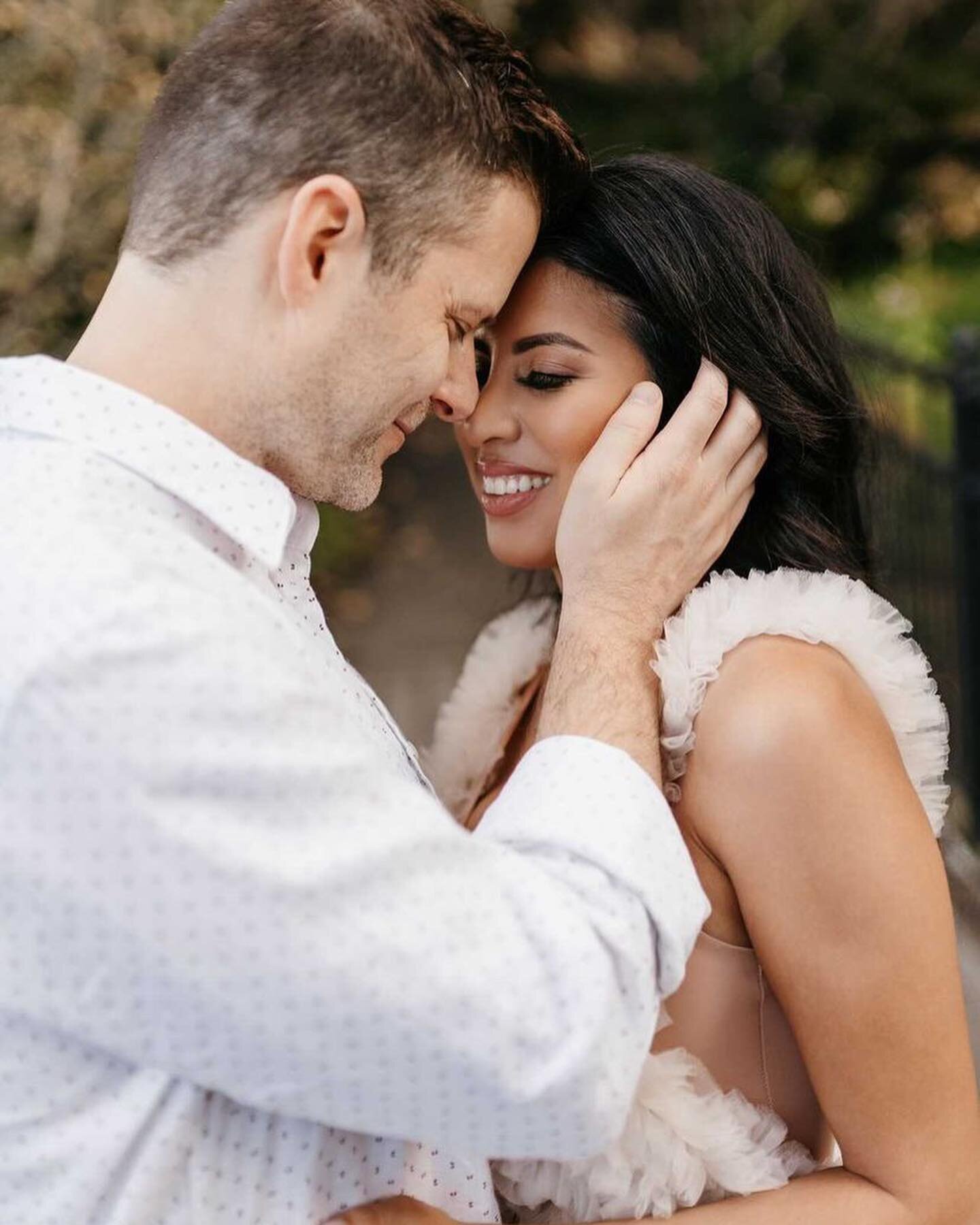 @river.rosephotography killed these engagement photos of @ggarz and her soon to be hubby! 
Makeup and hair by me💗 love this whole vibe, so dreamy!!!🥰 #bridalglam #everydayglam #naturalglam #kimkglam #engagementphotoshairandmakeup #cltartist #cltmua