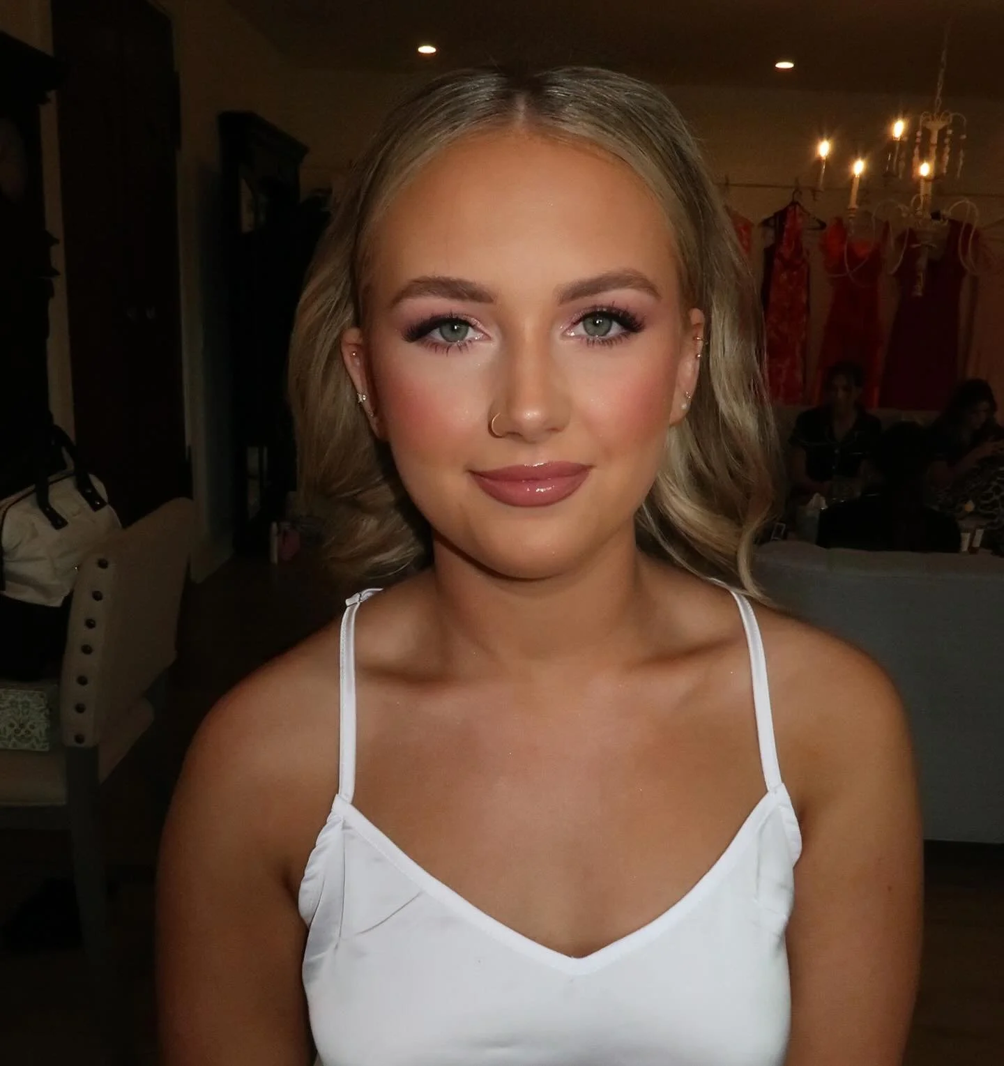 Loveeee this rosy glam on @breannahenderson_ 🥰🩷 #augustbride #ncbride #cltmua #lknmua #summerbride #fallbride #softglam #bridalmua #bridalglam #rosyglam #hairandmakeup 👰🏼&zwj;♀️