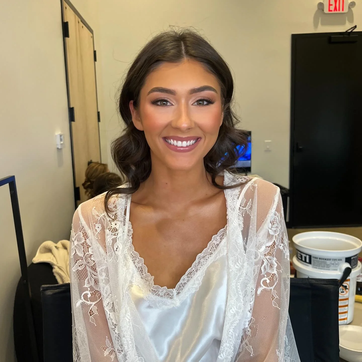 What a beauty to wrap up November weddings 🔥 spray tan and makeup for @kaydenbjohnson yesterday at @thelumenhouseevents 🤍 #cltmua #lknmua #bridalmua #softglammakeup #softglambridal