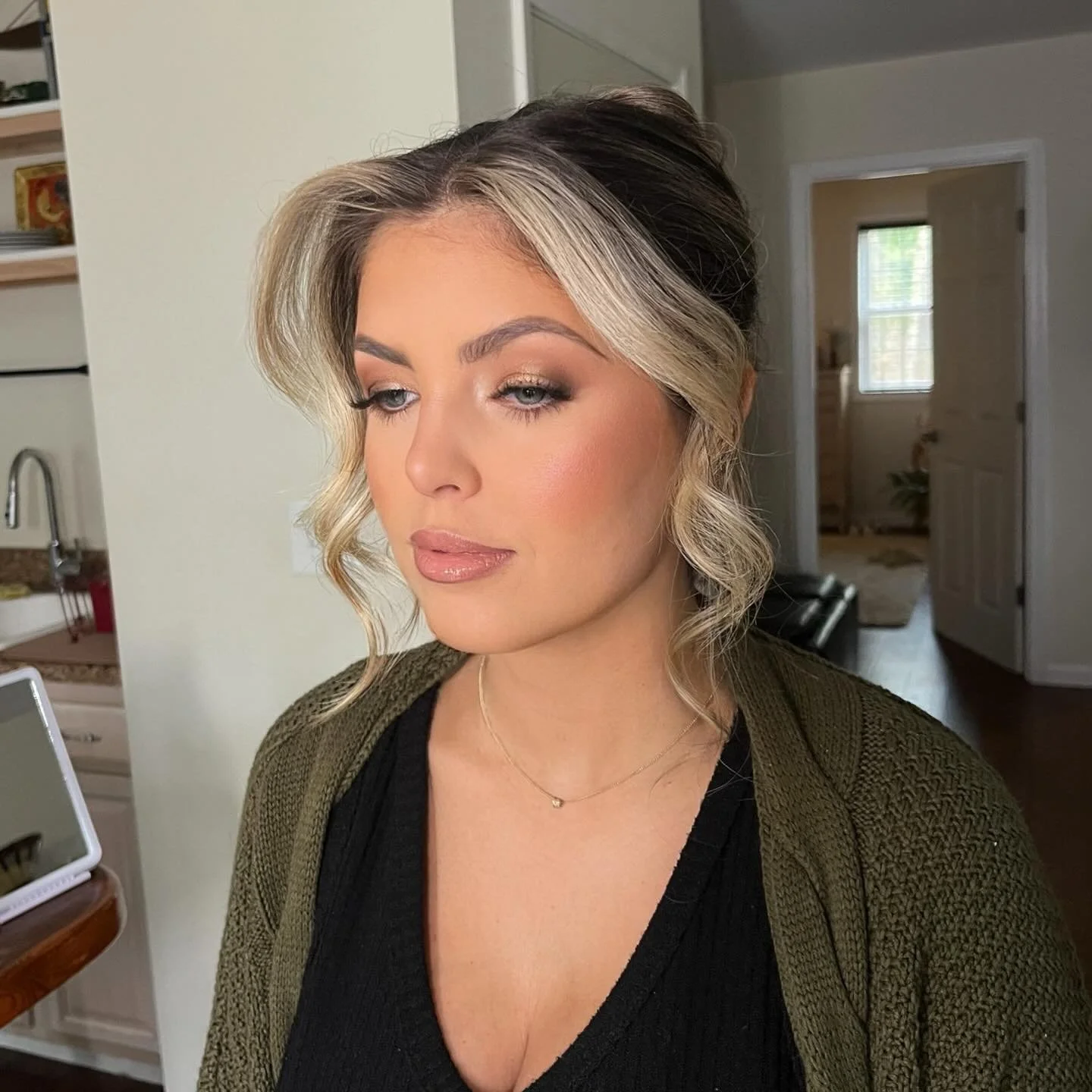 hair and makeup from Sunday on @sydcbolin ❤️&zwj;🔥 love making blue eyes pop ✨ #cltmua #bridalmua #bridesmaidhairandmakeup #softglam #springwedding