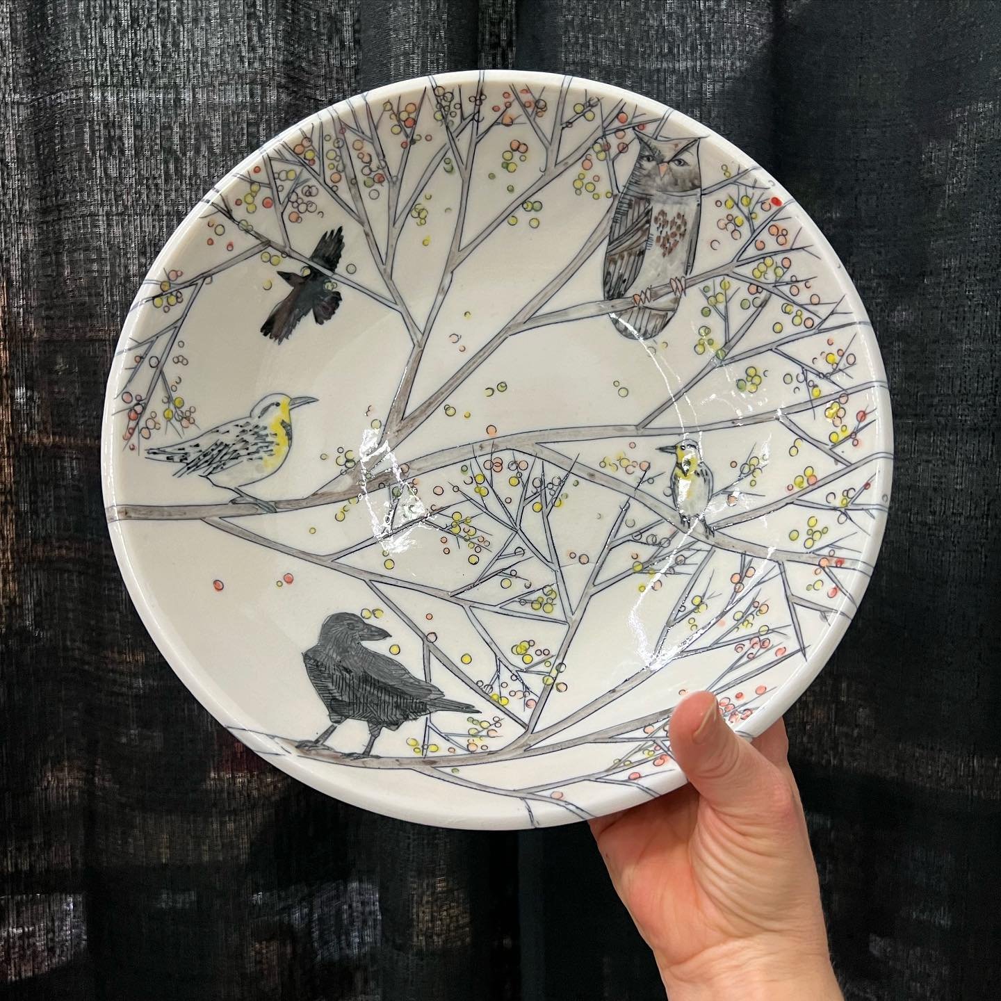 This lovely bird platter/bowl is still here at the @ceramicshowcase  It even includes a way to hang it on the wall 
Come see me at booth 3 :)