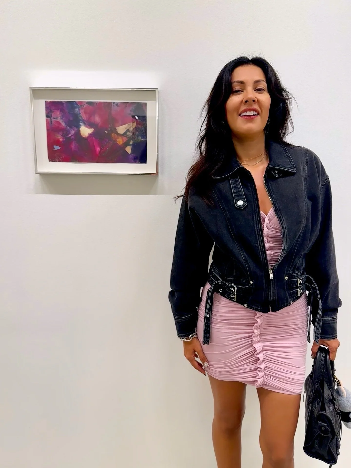 Weekend photo dump bursting with art and eats and a fresh new mani 💕

#weekend #allergictodjs #myweekend #artgallery