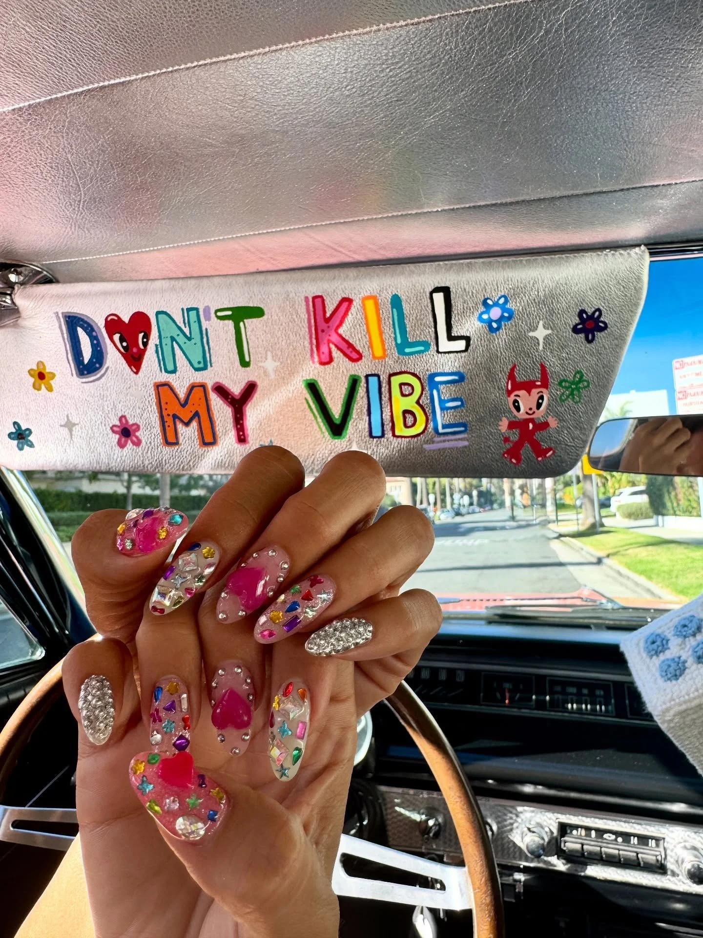 Running on caffeine, weekend vibes 🥰 and&hellip;. this new mani is one of my favorites! @erk_nailart 

Cruising in my Impala 🧡
@herdriveinstyle  x @iscreamcolour 

#weekend #nailsnailsnails #dontkillmyvibe