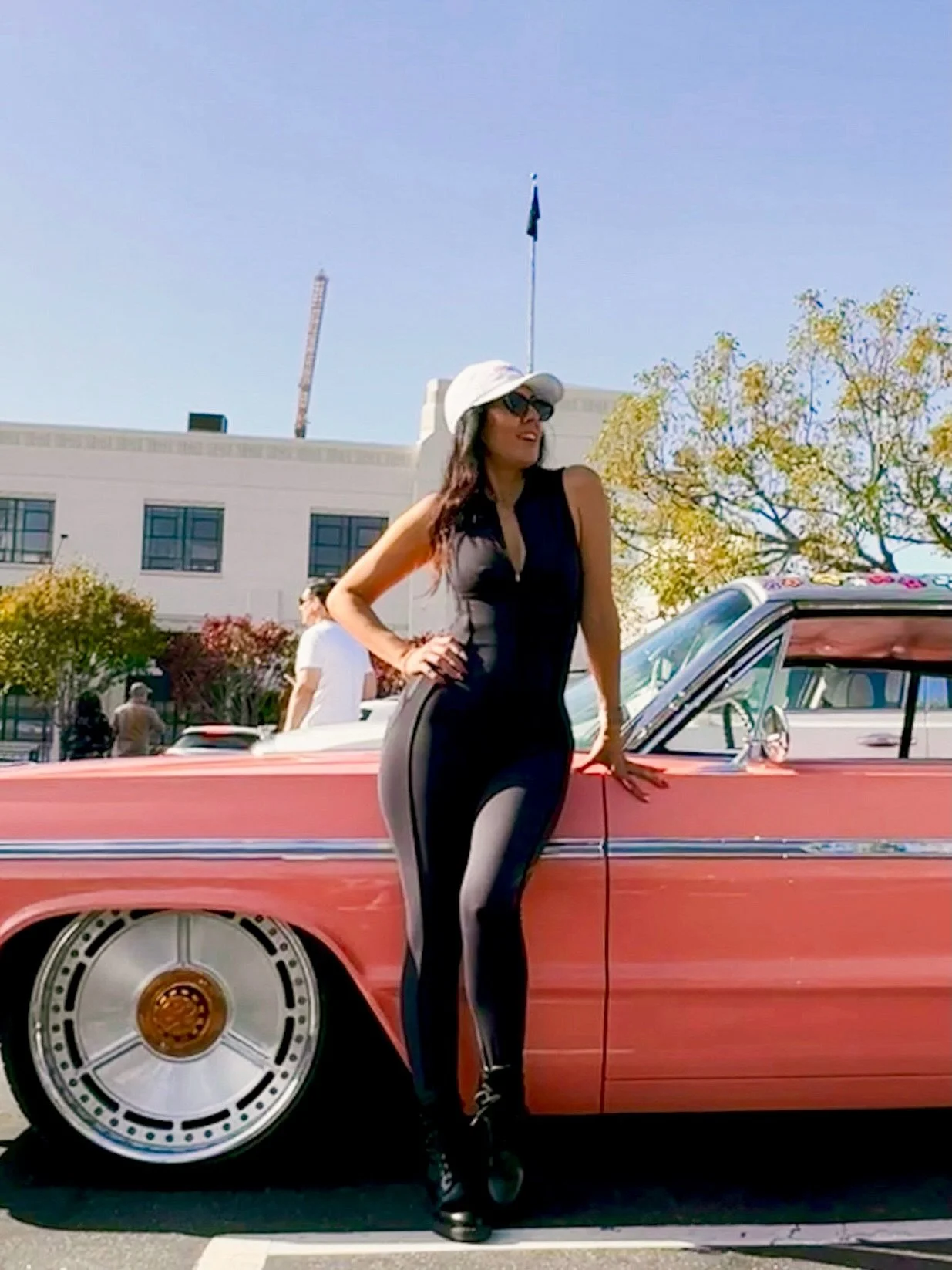 Low and loud, this 64 Impala's got the crowd. 
Roof painted by @iscreamcolour 

#1964impalass #impala #carsandbids #herdriveinstyle #carshow #sundaydrive #chevy