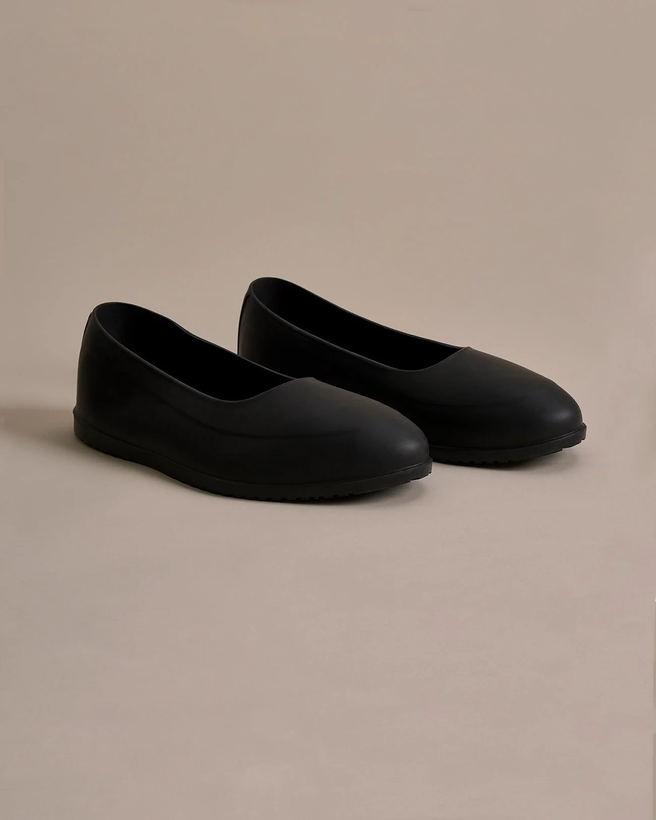 voylok_blk_overshoe_2.jpg