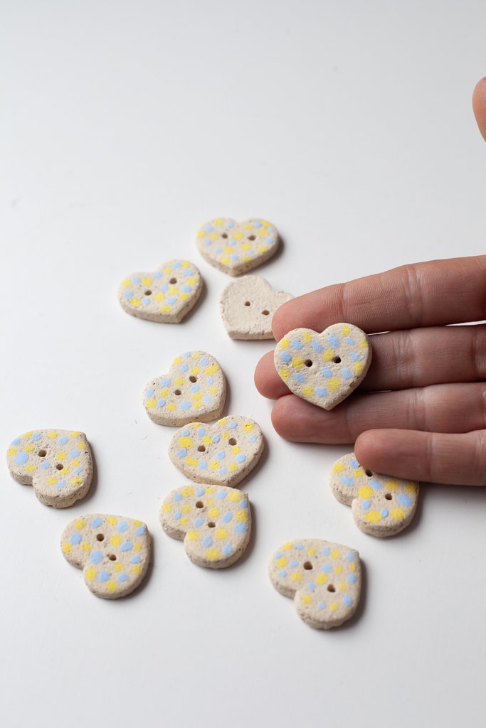 sm_handa-helen-levi-buttons-21.jpg