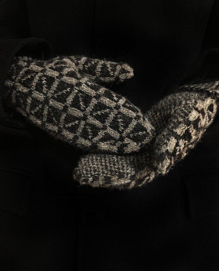 hannah_haworth_cosmos_mittens.jpeg
