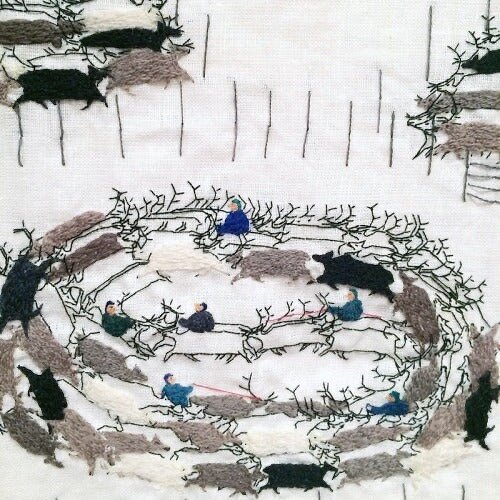 Embroidered history of the Saami people, the indigenous people of Scandinavia, &lsquo;Historja&rsquo; by @brittamarakattlabba  My breath has been taken, this is just a small portion of the piece! Throwing a link to the full article In stories
Via @se