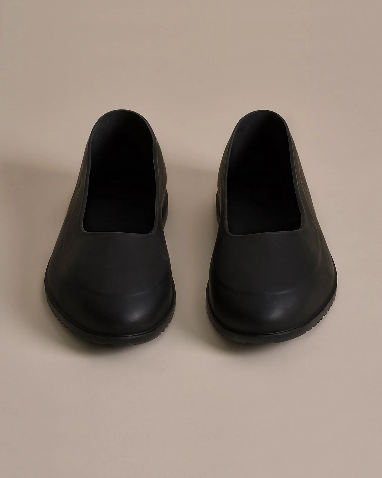 voylok_blk_overshoe_4.jpg