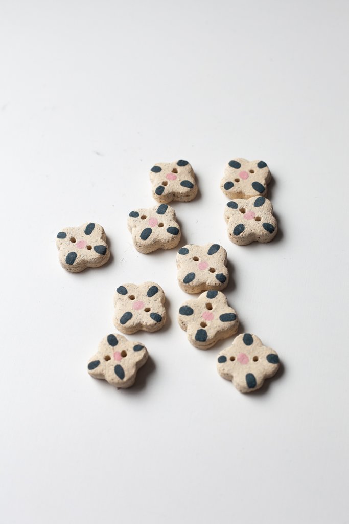 sm_handa-helen-levi-buttons-12.jpg