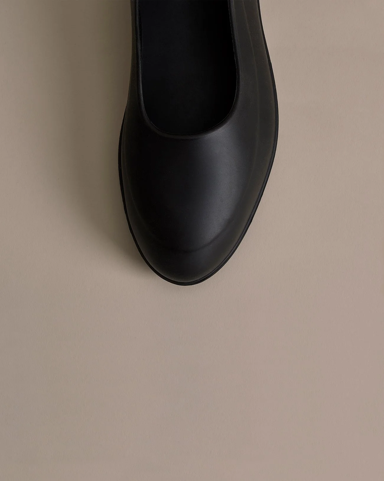 voylok_blk_overshoe_7.jpg