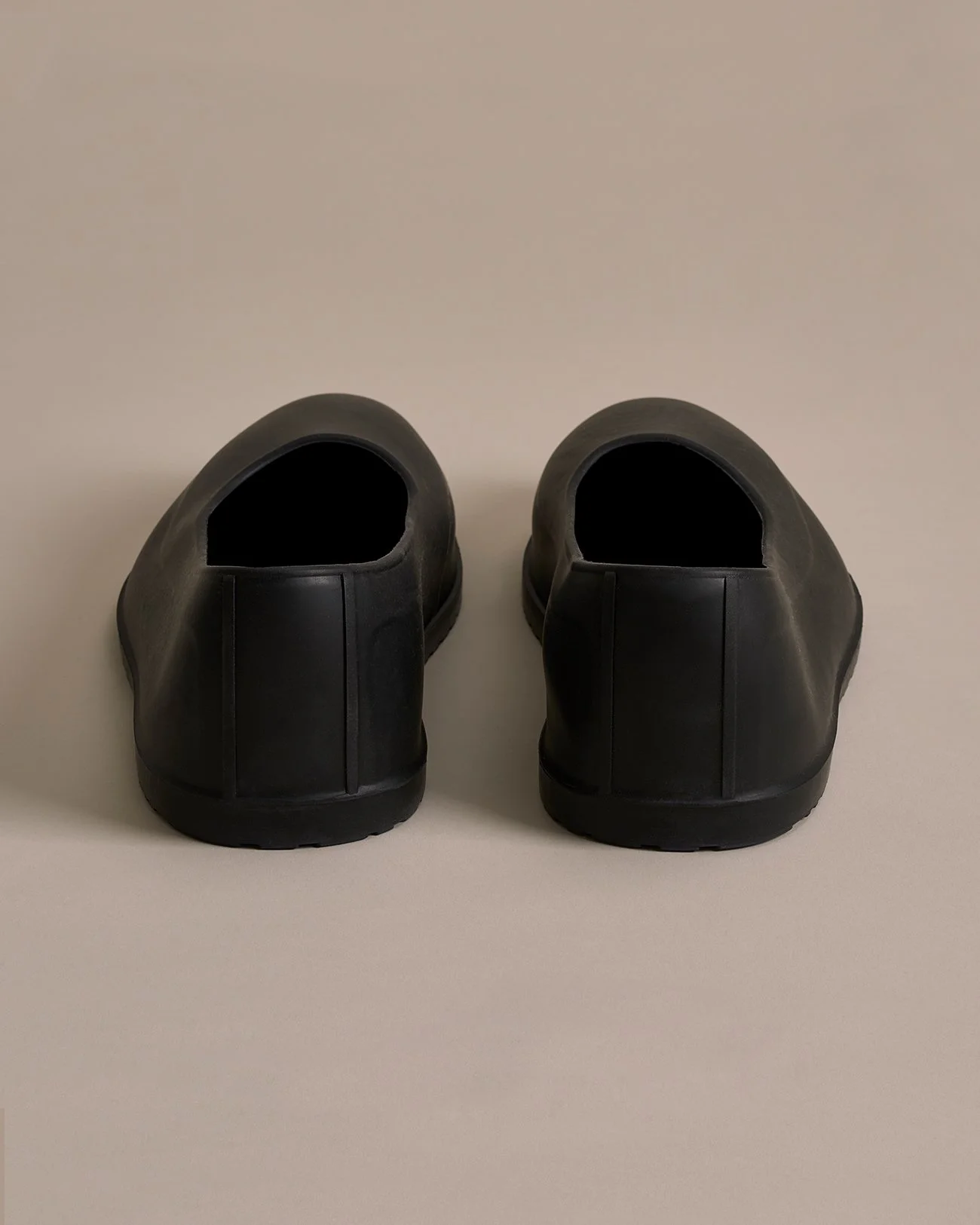 voylok_blk_overshoe_5.jpg