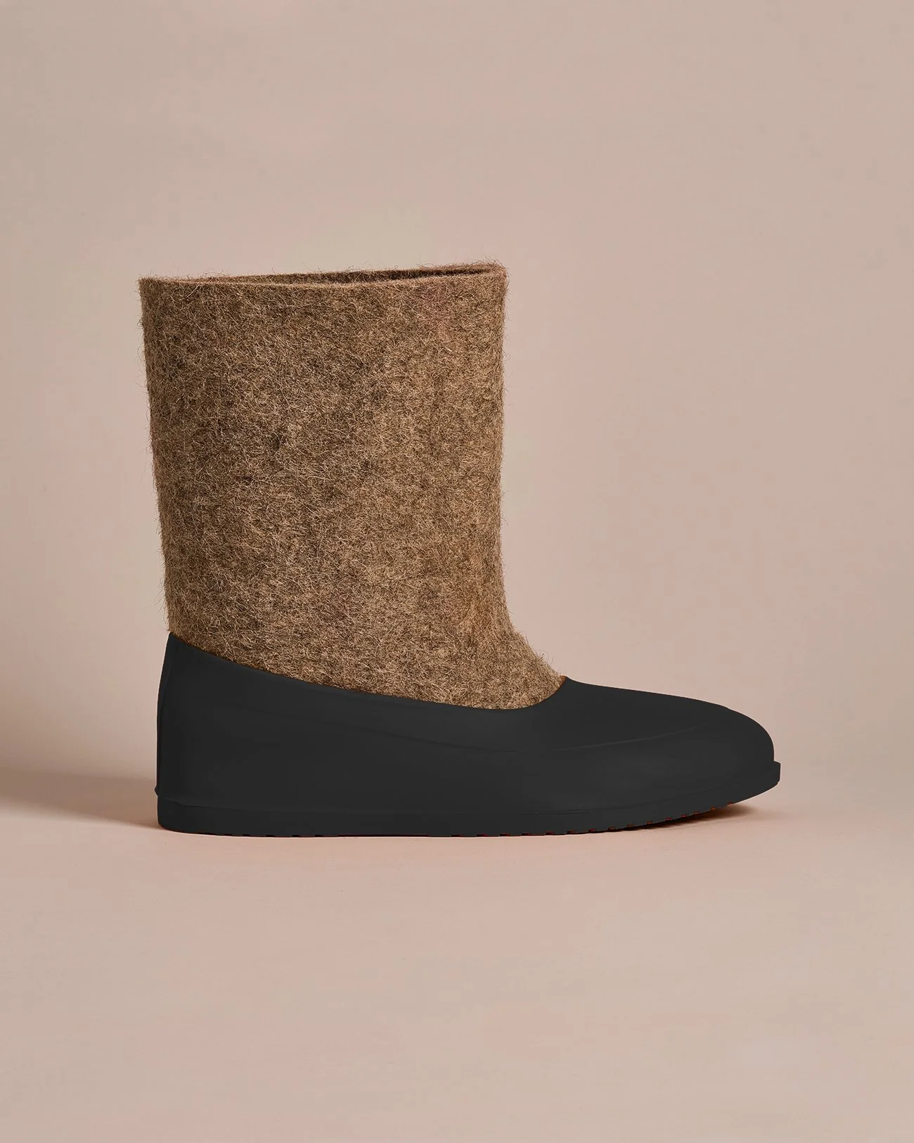 voylok_volga_classic_black_overshoe_1.jpg
