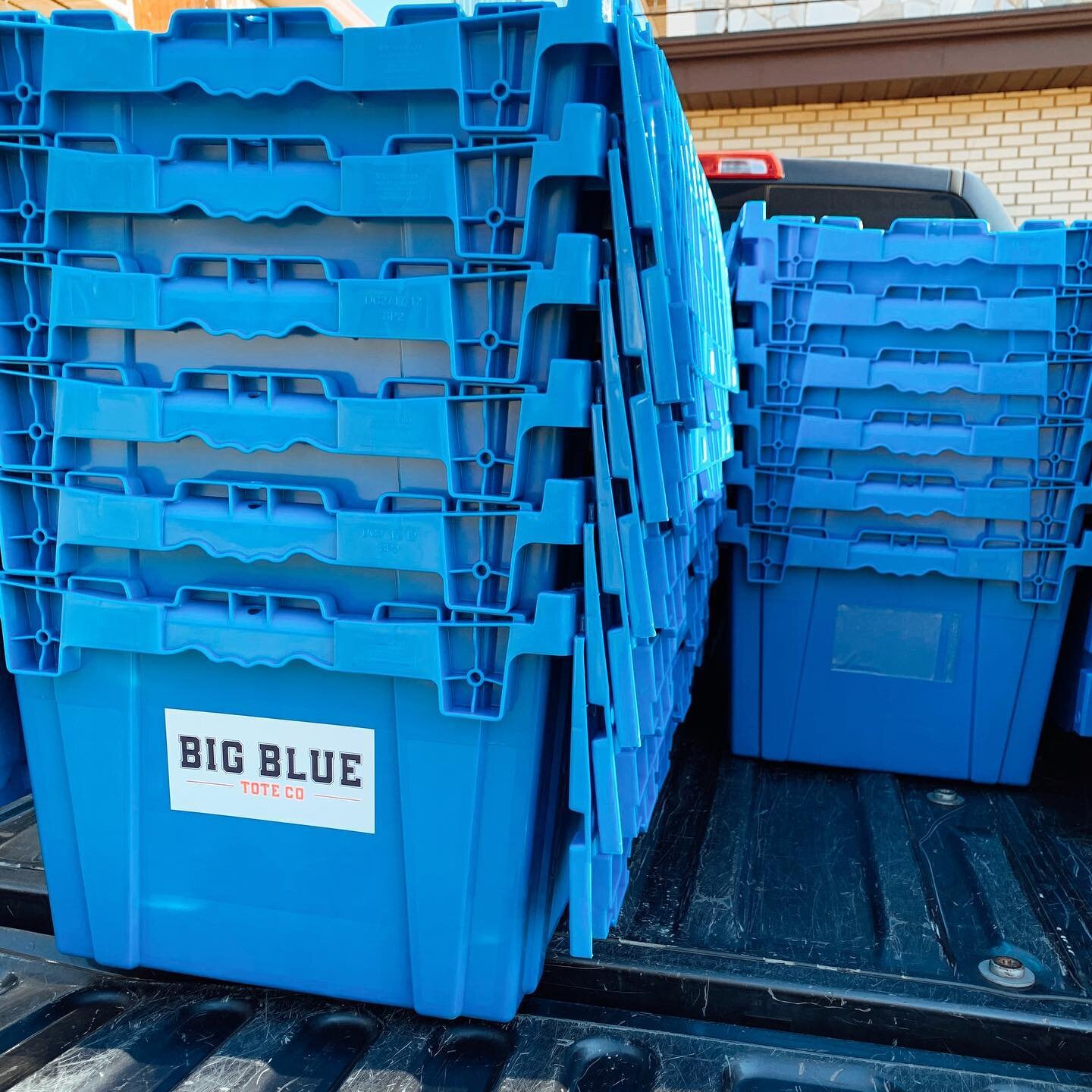 Thanks for letting us help with your move! 25 totes ready to make packing and stacking a breeze! Moving soon or know someone who is?! Give us a call or send an email to reserve your own! 🚚🚛
.
#bigbluetotes #getbigbkue #bisman #movingbismarck #bisma