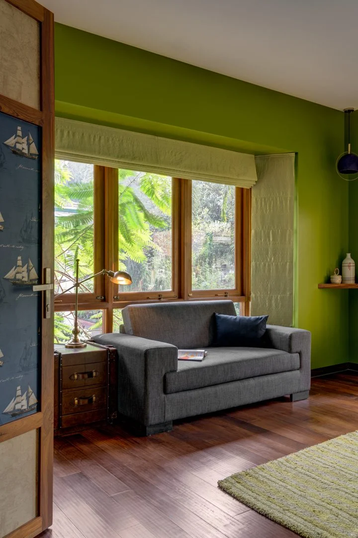 019-masterbedroom seating.JPG