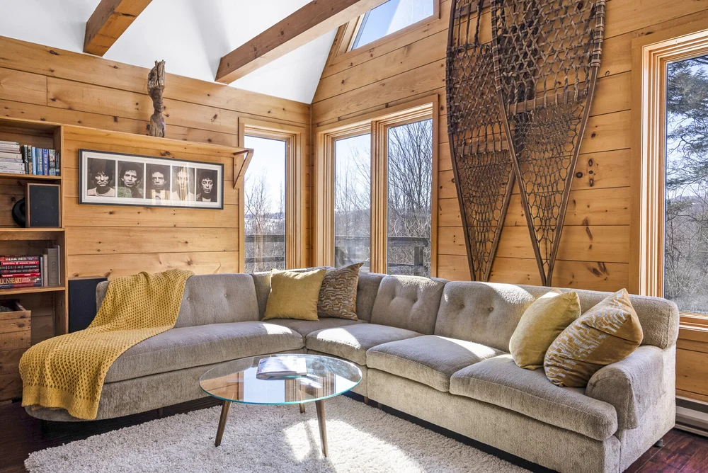 015-2445 Riverside Drive - Web 15.jpg