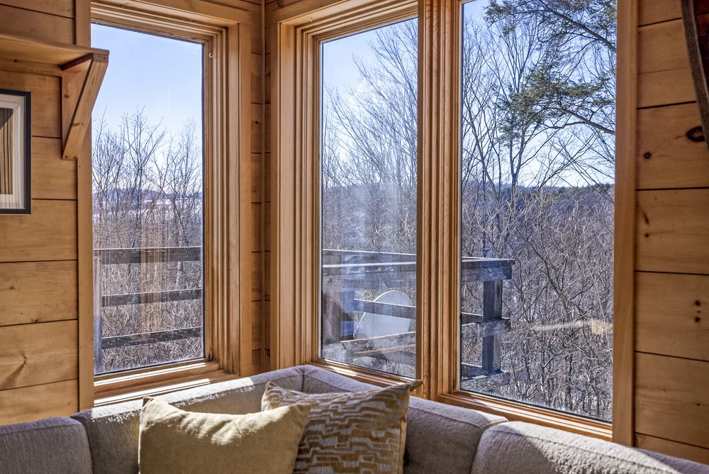 016-2445 Riverside Drive - Web 16.jpg