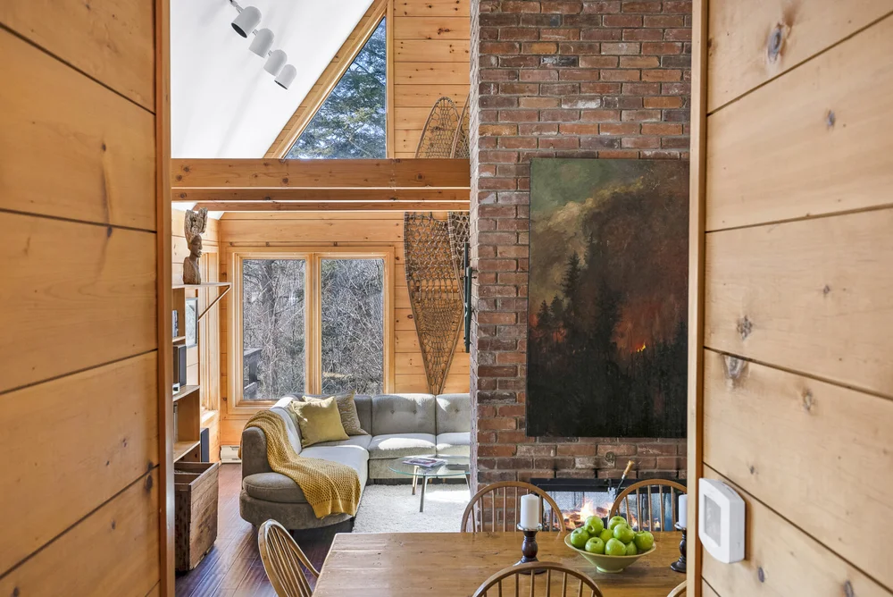 046-2445 Riverside Drive - Web 46.jpg