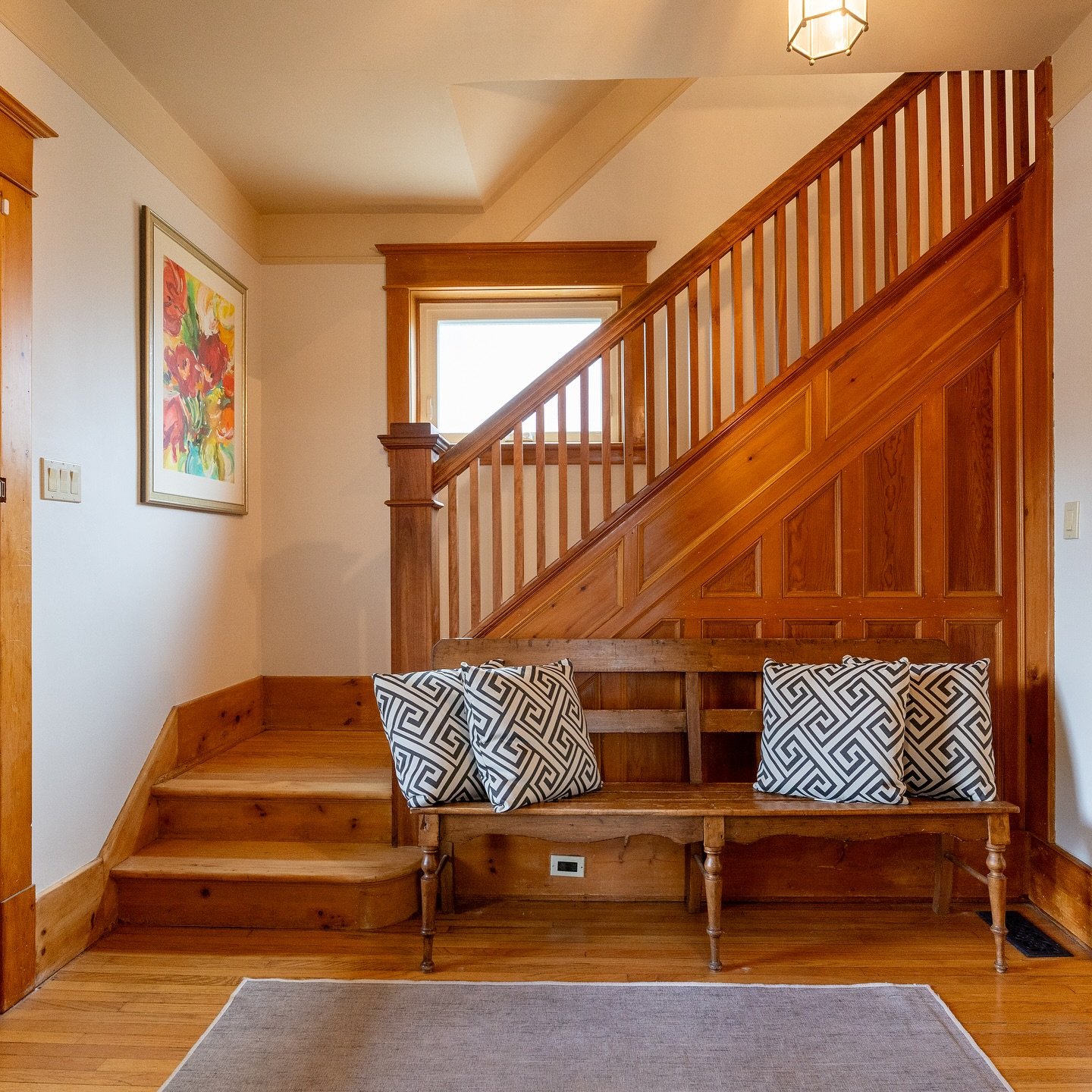 🏡✨ Welcome Home! ✨🏡

Check out this stunning home, with all the updates it&rsquo;s perfect for first time home owners. 

Step into this beautifully renovated 1921 Edwardian brick home, with a blend of charm and modern comfort! Nestled on a generous