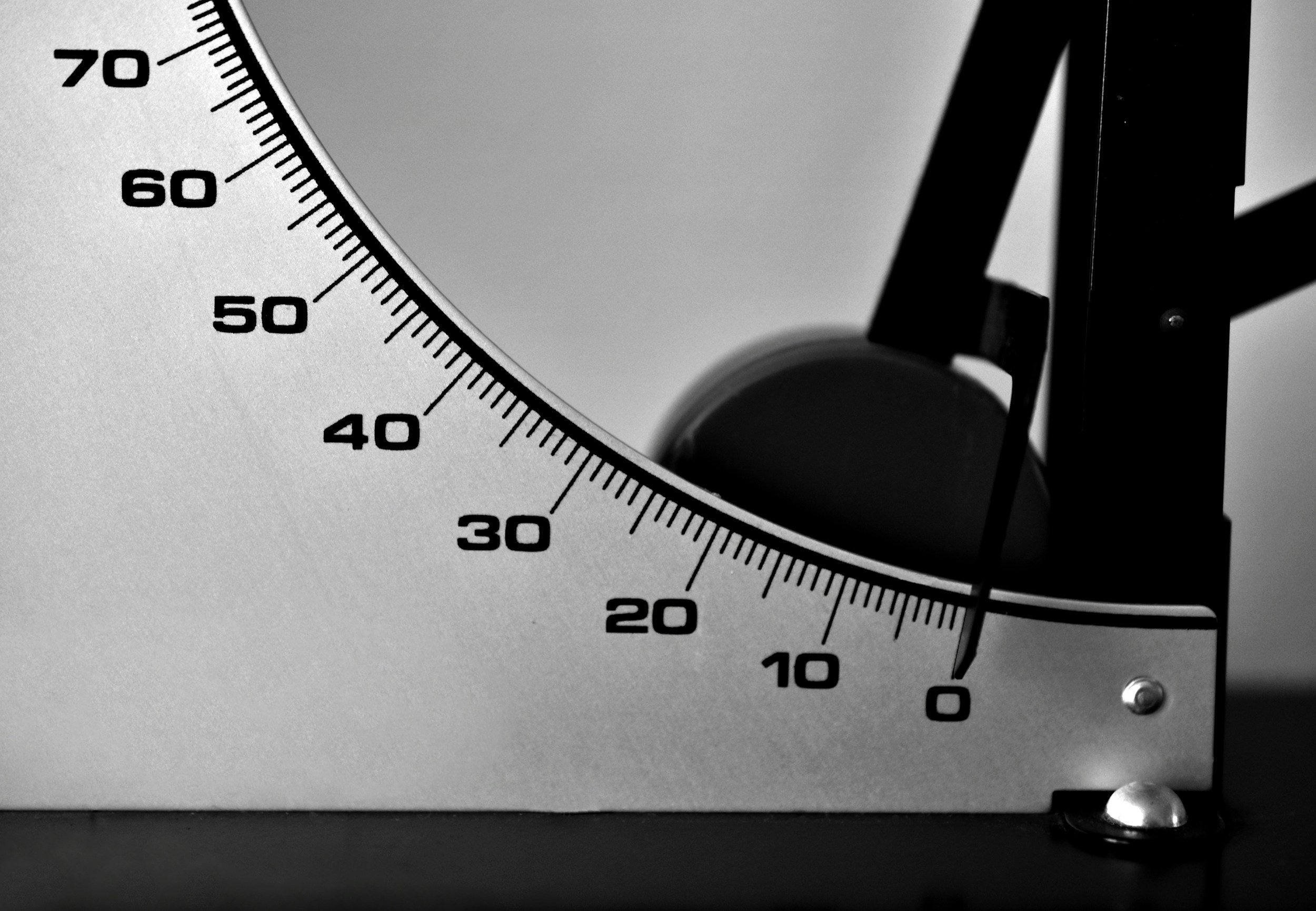 Scale and measurement graphic representing a structured HCG weight loss program at Nile Wellness Center in Atlanta