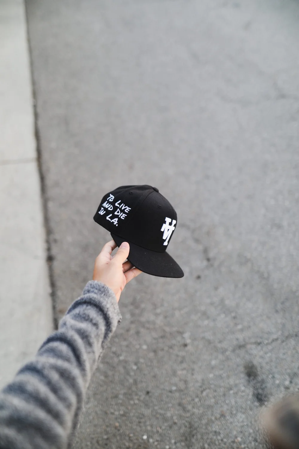 to live and die in LA (Multiple colors ) Snapback — Gallery