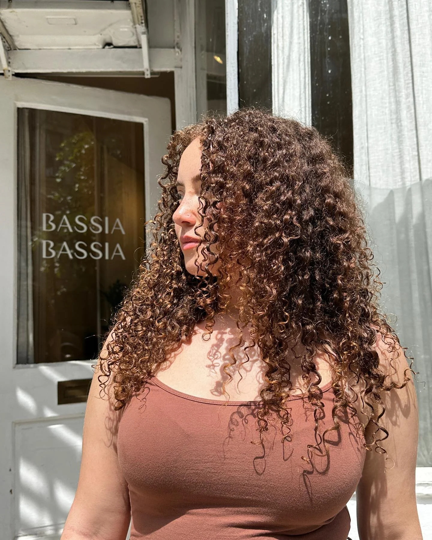 Wella color touch 9/73 + /03 finished with @may11hairoil neroli🍊for juicy curls