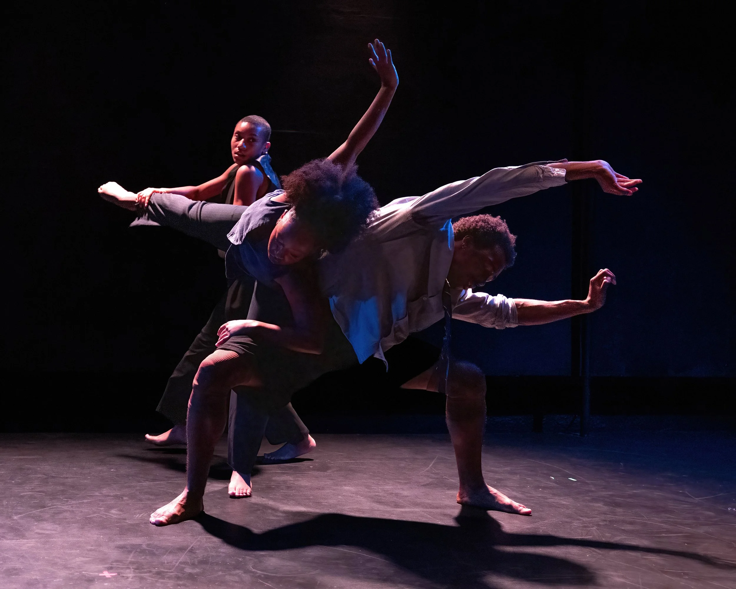 Between Staying and Going by Sara Pizzi - sarAika movement collective