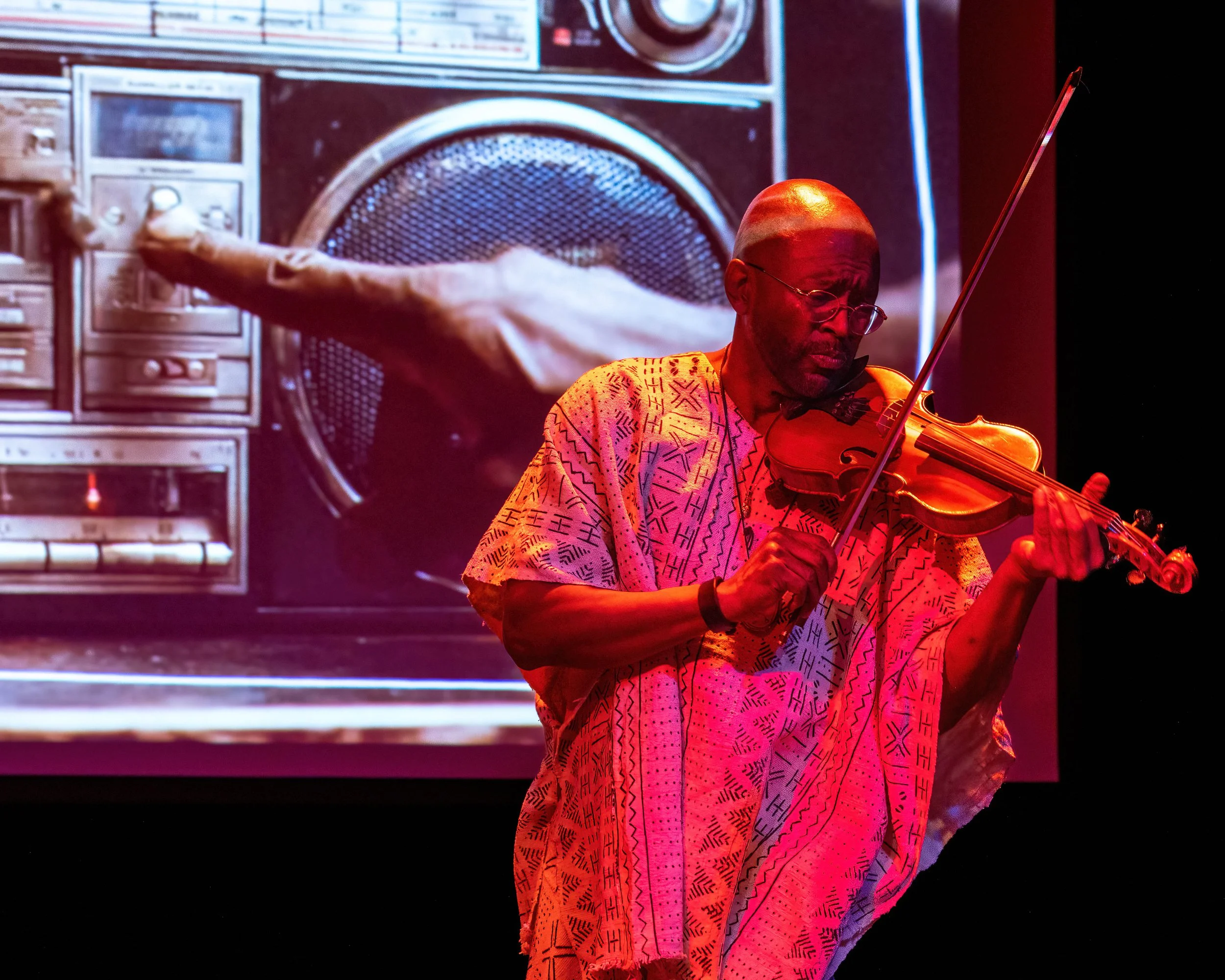 Owen Valentine in "Pause"