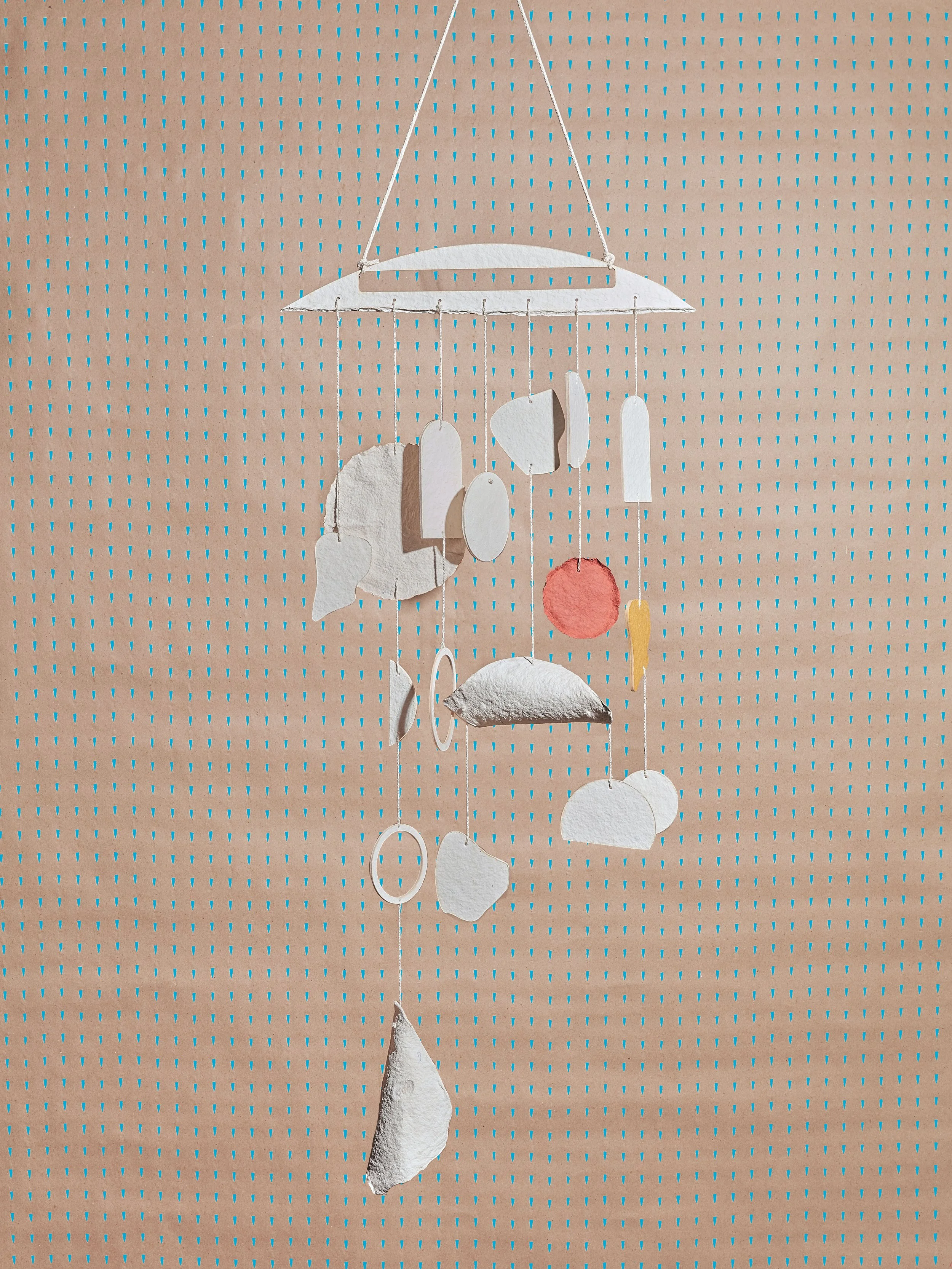 Lafond_atelierb_0228-fondbleupapier_retailles_atelier_fabrication_artiste_circulaire_upcycled_art_contemporain_montreal.jpg