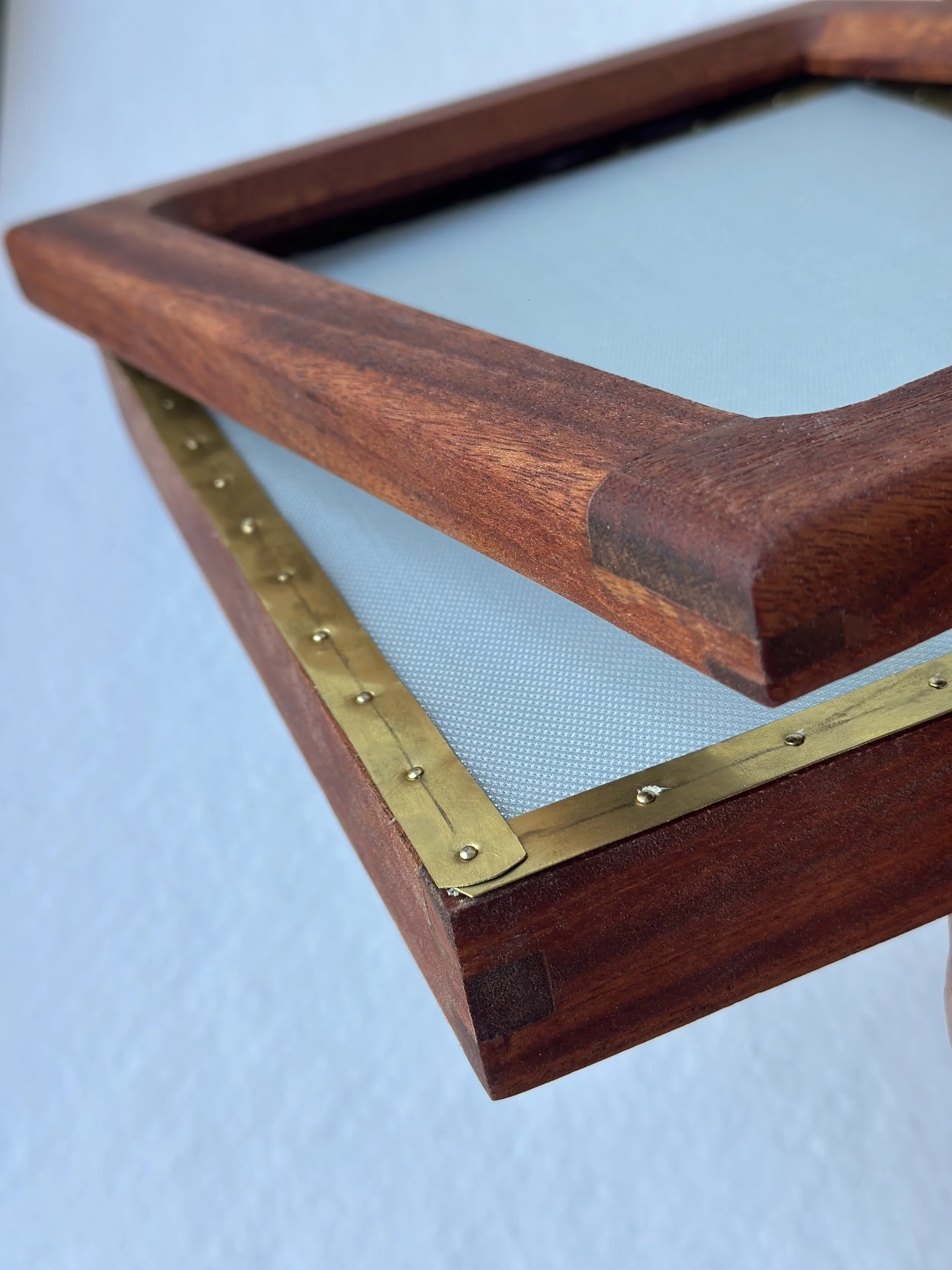 atelier_retailles_ecluse_mould_and_deckle_papermakingIMG_3938.jpeg