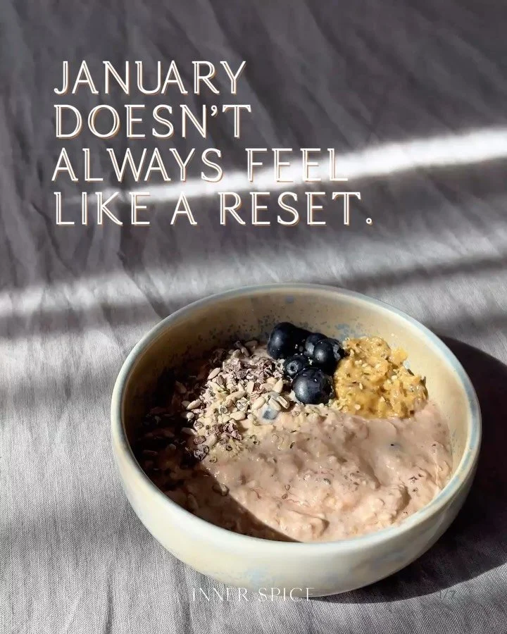 January doesn&rsquo;t always have to be about clarity💫

🧡Sometimes there&rsquo;s a stillness - inviting us to slow down, recalibrate, and listen.

👩🏽&zwj;🍳I&rsquo;ve noticed how much more grounded I feel in the kitchen. Not in cooking perfectly,