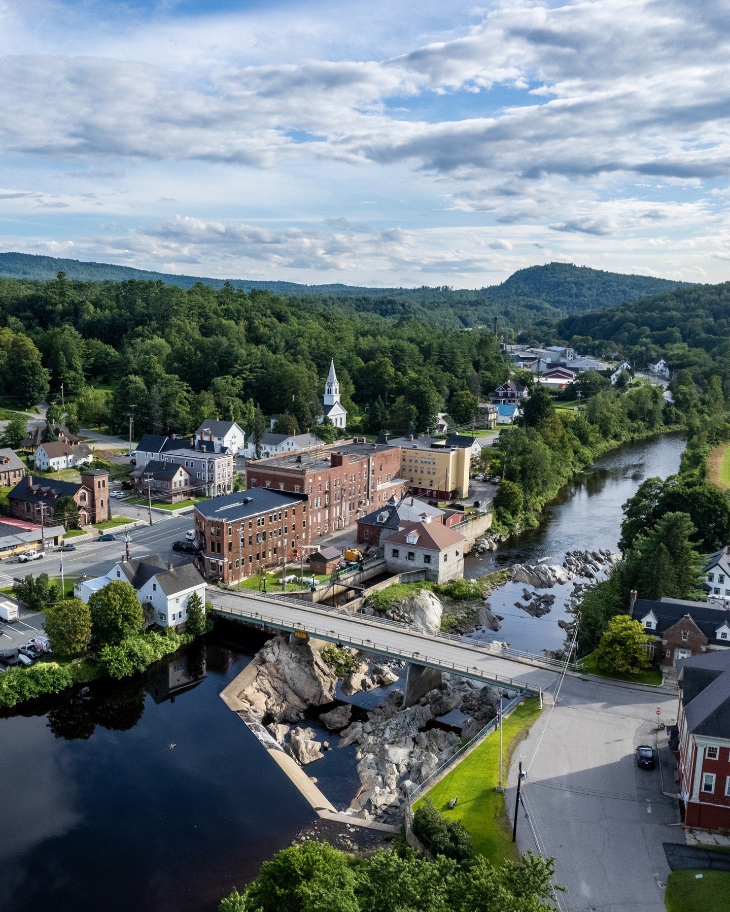 📍A Beautiful Lisbon Day🌤️
.
.
.
.
.
.
#LisbonNH #603 #NewHampshire #NHLife #NHLiving #NHOutdoors #WhiteMountains #LisbonUSA #LisbonPhotographer #LisbonPhotography #LisbonArtist #LisbonAdventures #LisbonCommunity #LisbonScenicViews #LisbonLocal #Lis