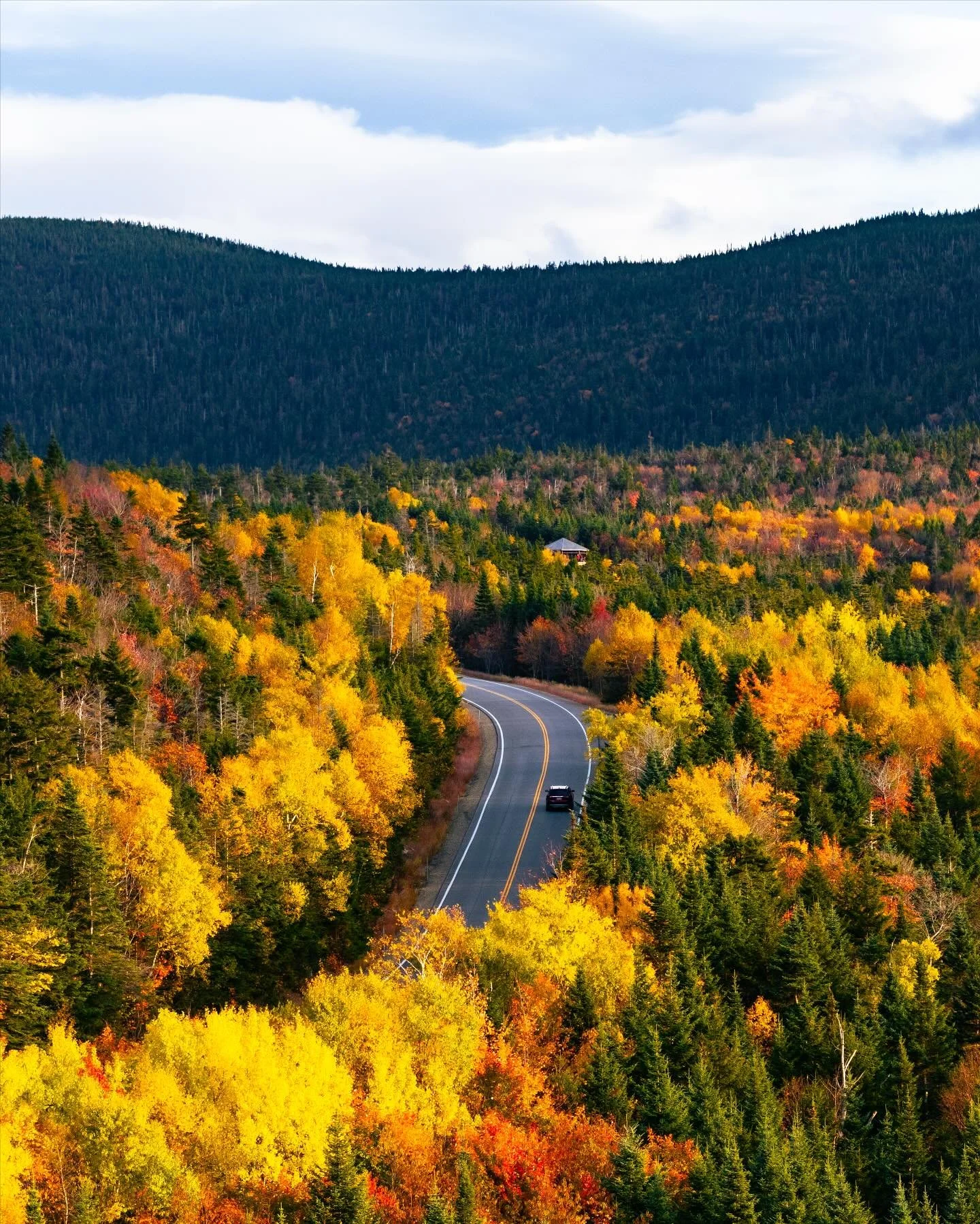 Up n' over the Kanc 🚗🍁

📅Oct 2024

#nhphotographer #nhphotography #fallfoliage🍁 #foliage #drone #autumn #newhampshirelife #newhampshire_igers #newhampshireoutdoors